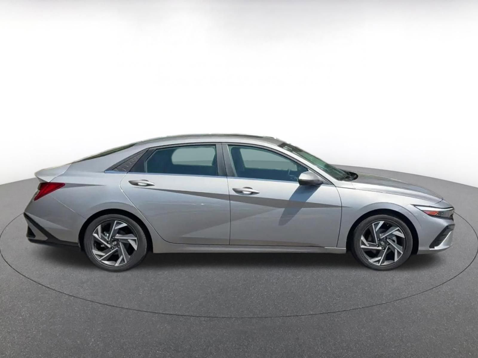 Thumbnail: 2025 Hyundai Elantra - 16