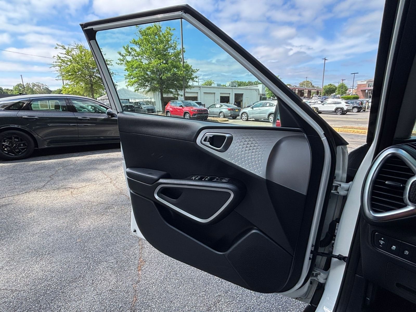 Thumbnail: 2025 Kia Soul - 18