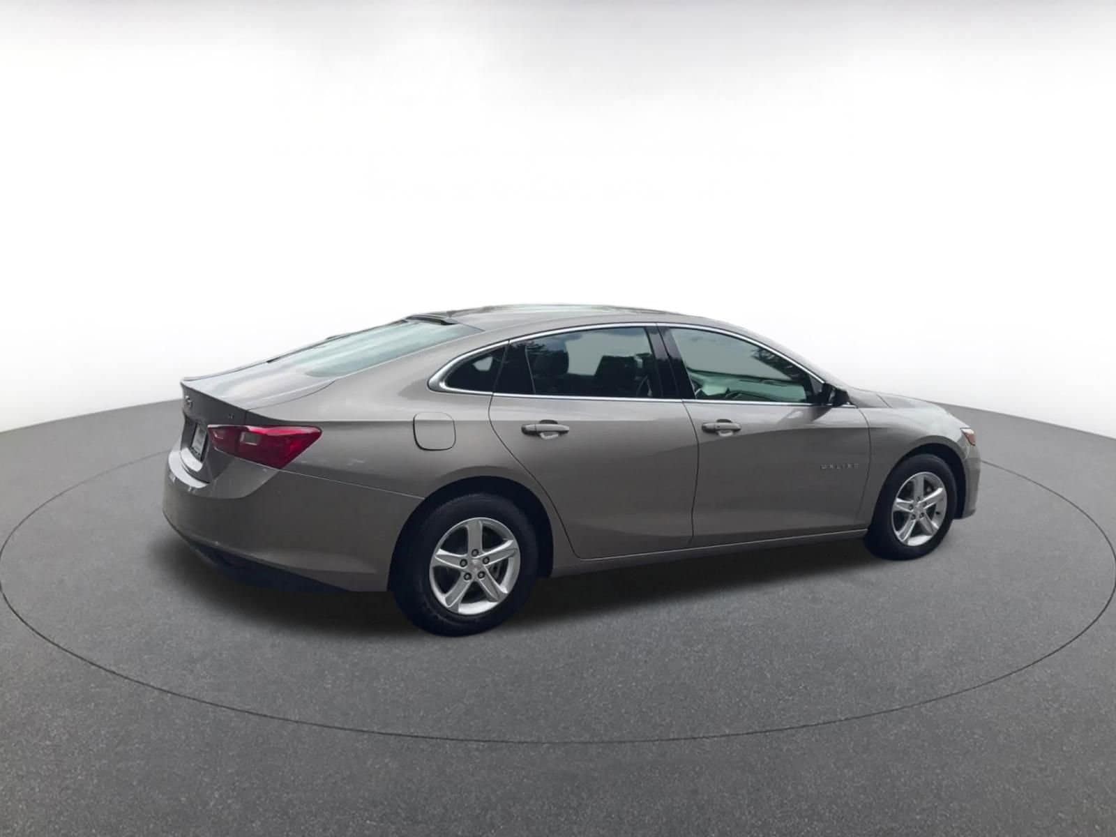 Thumbnail: 2024 Chevrolet Malibu - 15