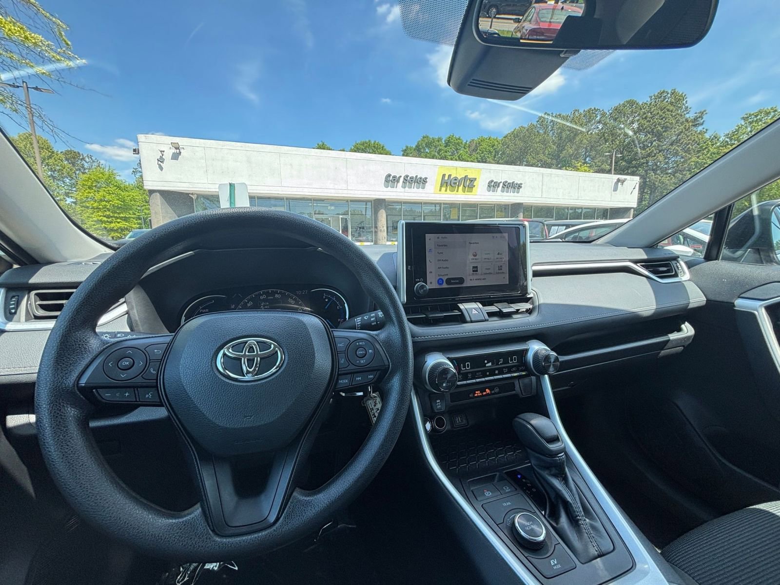 Thumbnail: 2025 Toyota RAV4 - 33