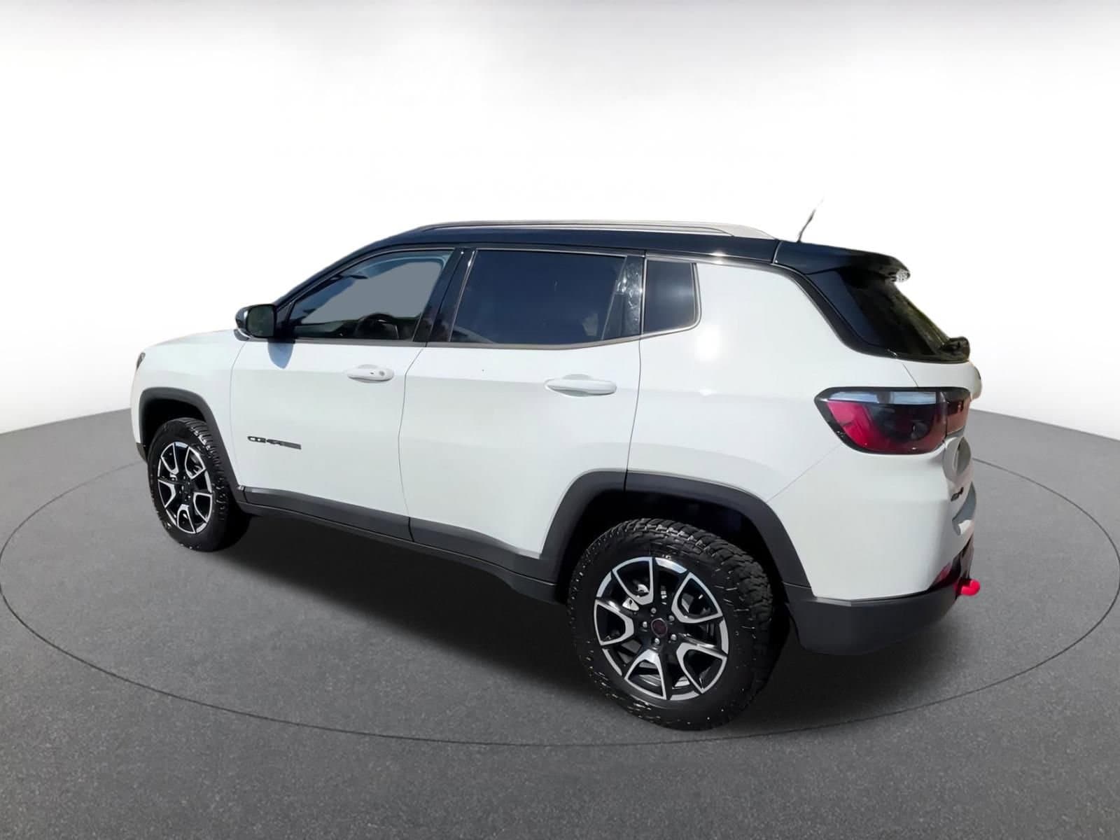 Thumbnail: 2025 Jeep Compass - 10