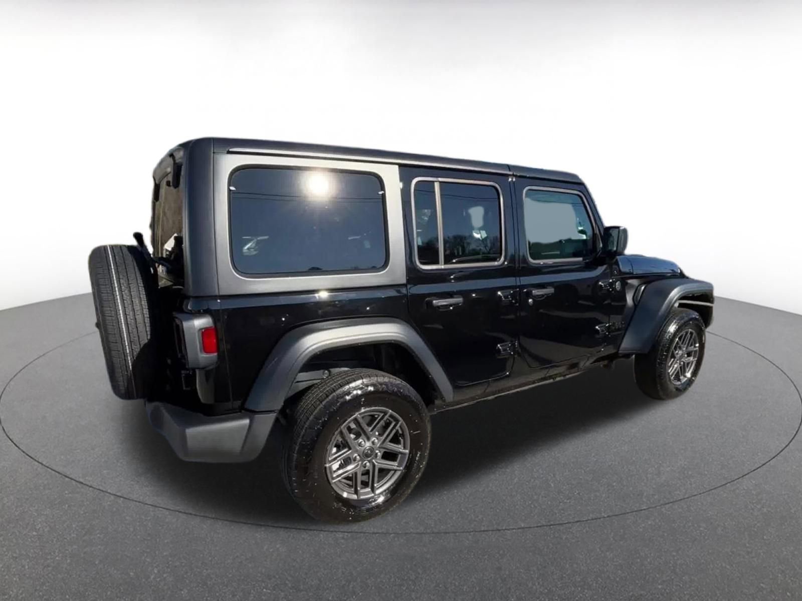 Thumbnail: 2025 Jeep Wrangler - 12