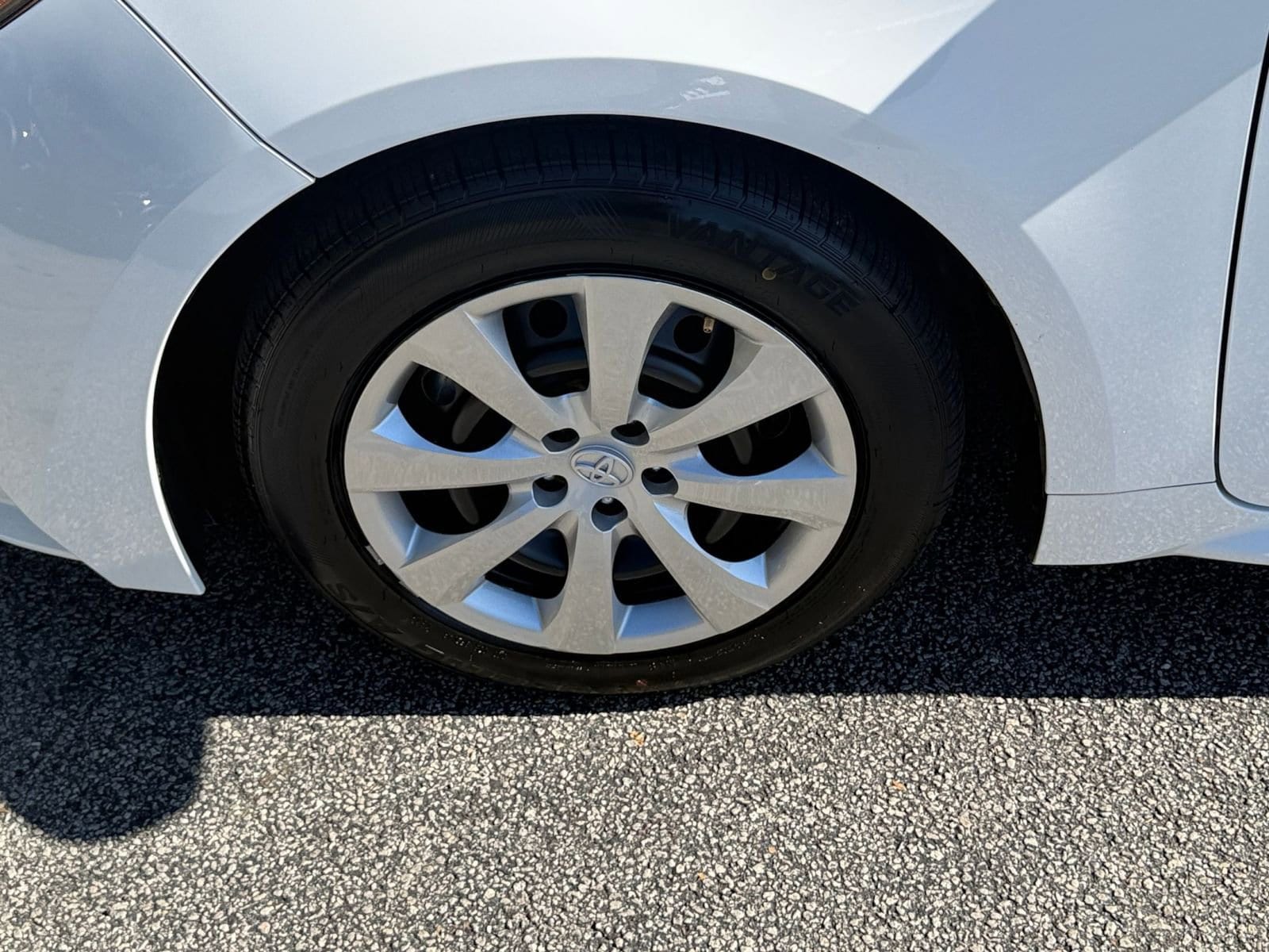 Thumbnail: 2025 Toyota Corolla - 30