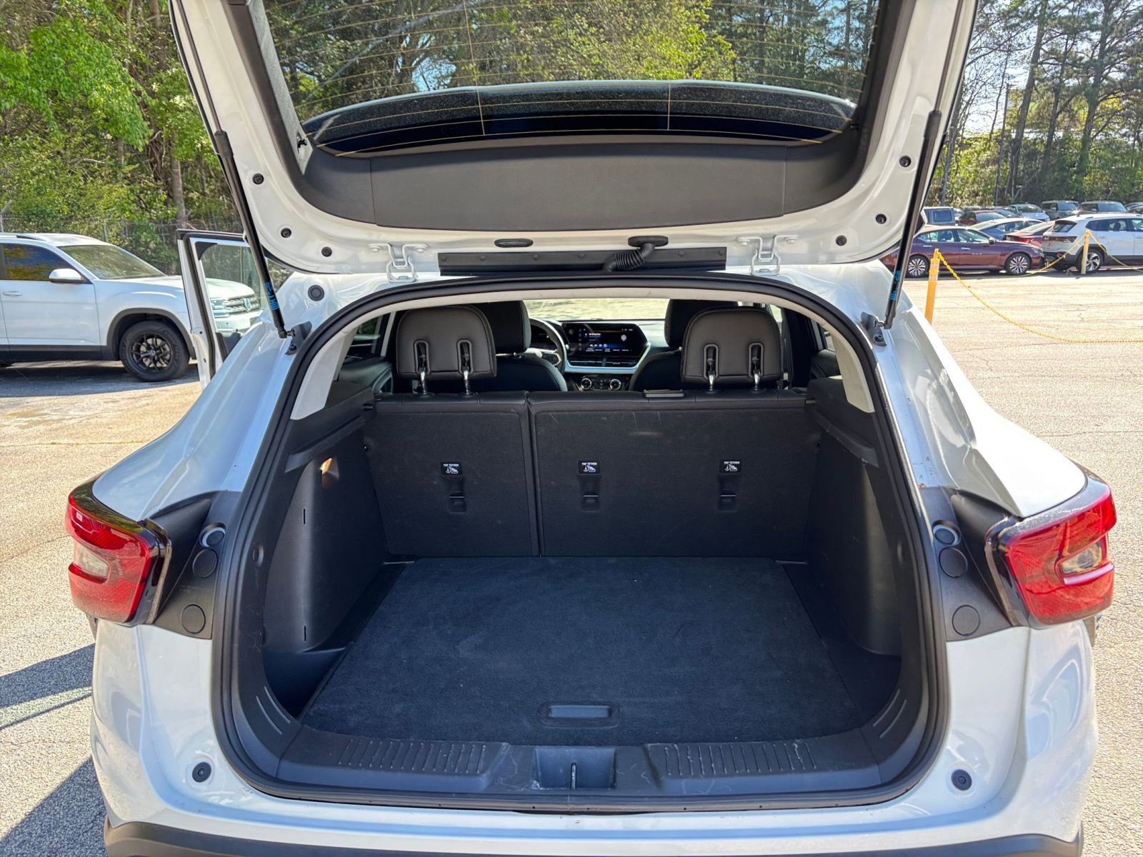 Thumbnail: 2025 Chevrolet Trax - 32