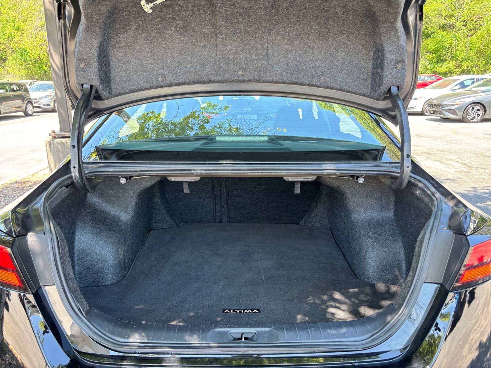 Thumbnail: 2025 Nissan Altima - 32