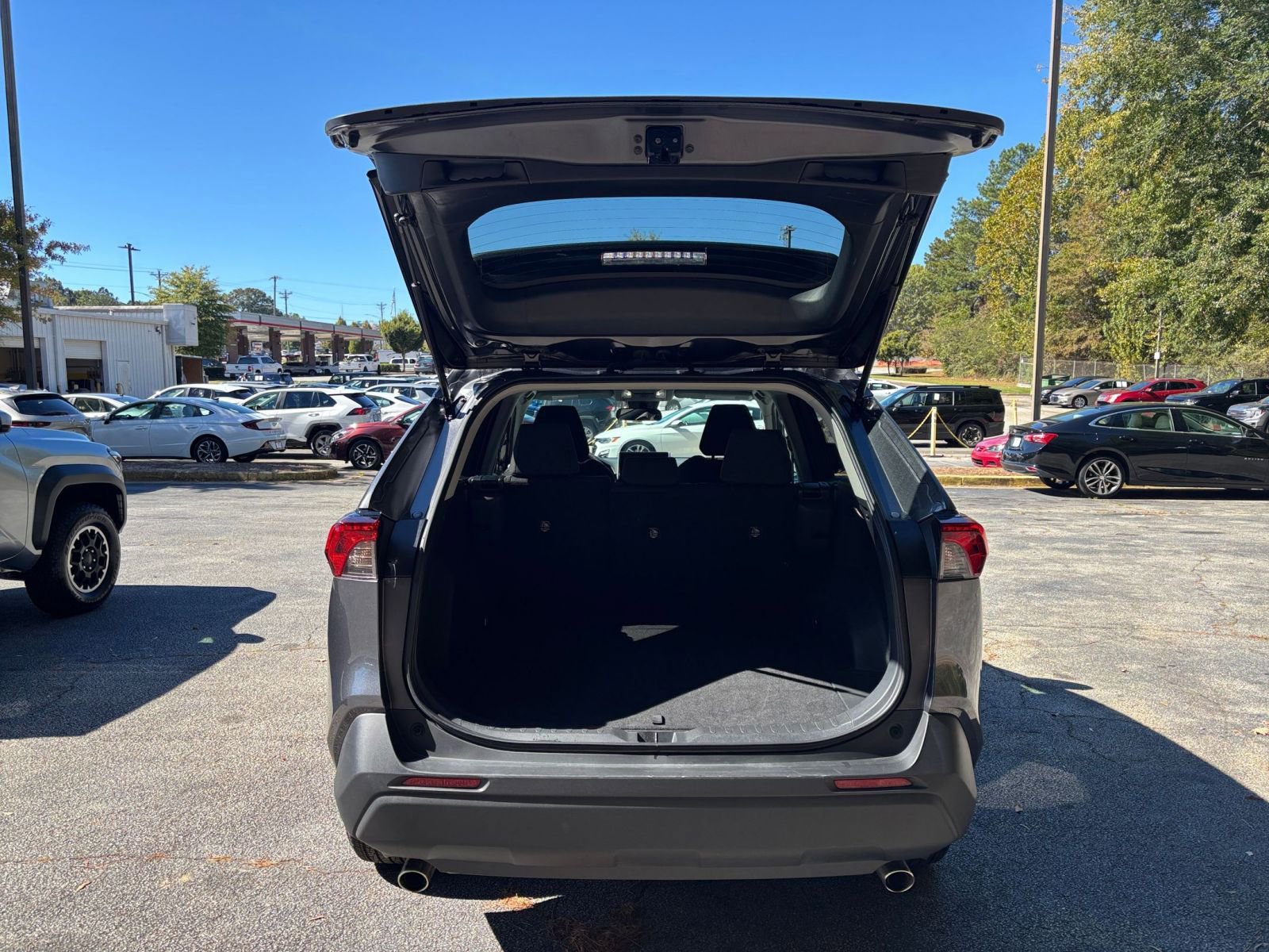 Thumbnail: 2025 Toyota RAV4 - 31