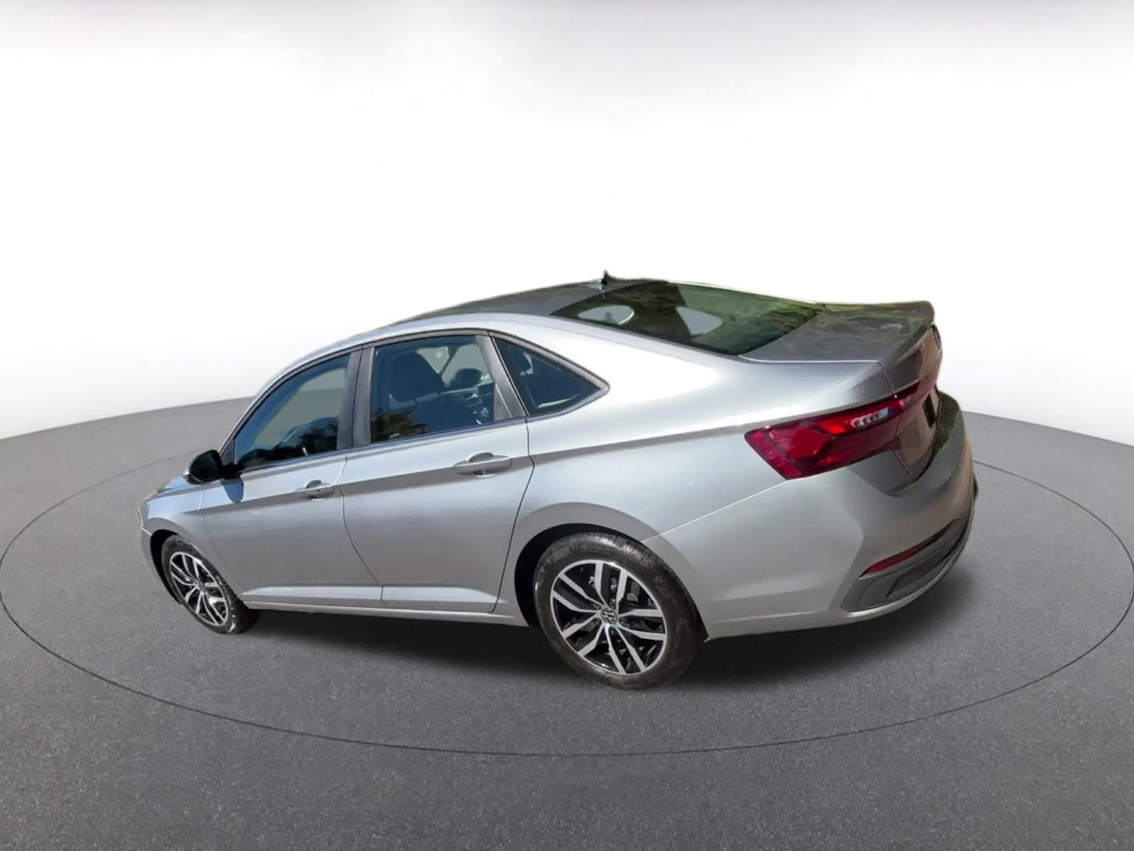 Thumbnail: 2025 Volkswagen Jetta - 10