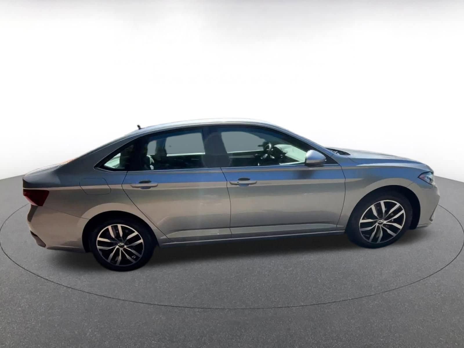 Thumbnail: 2025 Volkswagen Jetta - 16