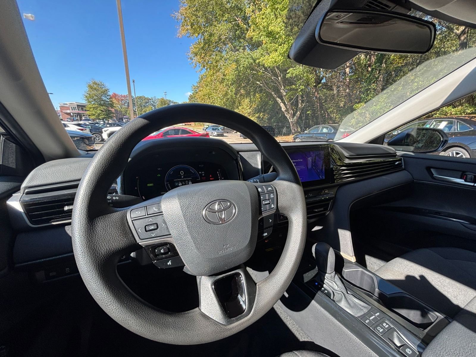 Thumbnail: 2025 Toyota Camry - 33