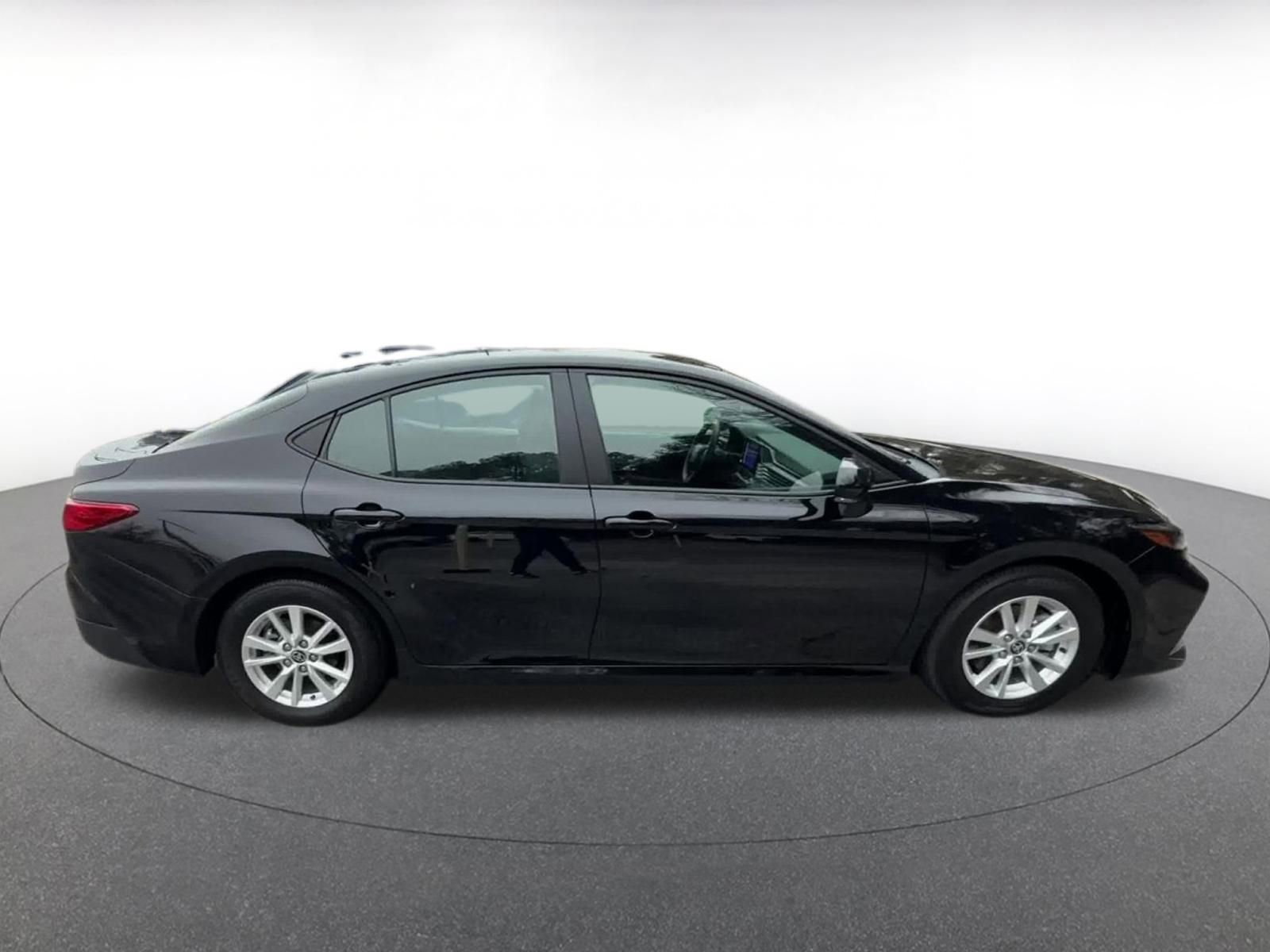 Thumbnail: 2025 Toyota Camry - 16