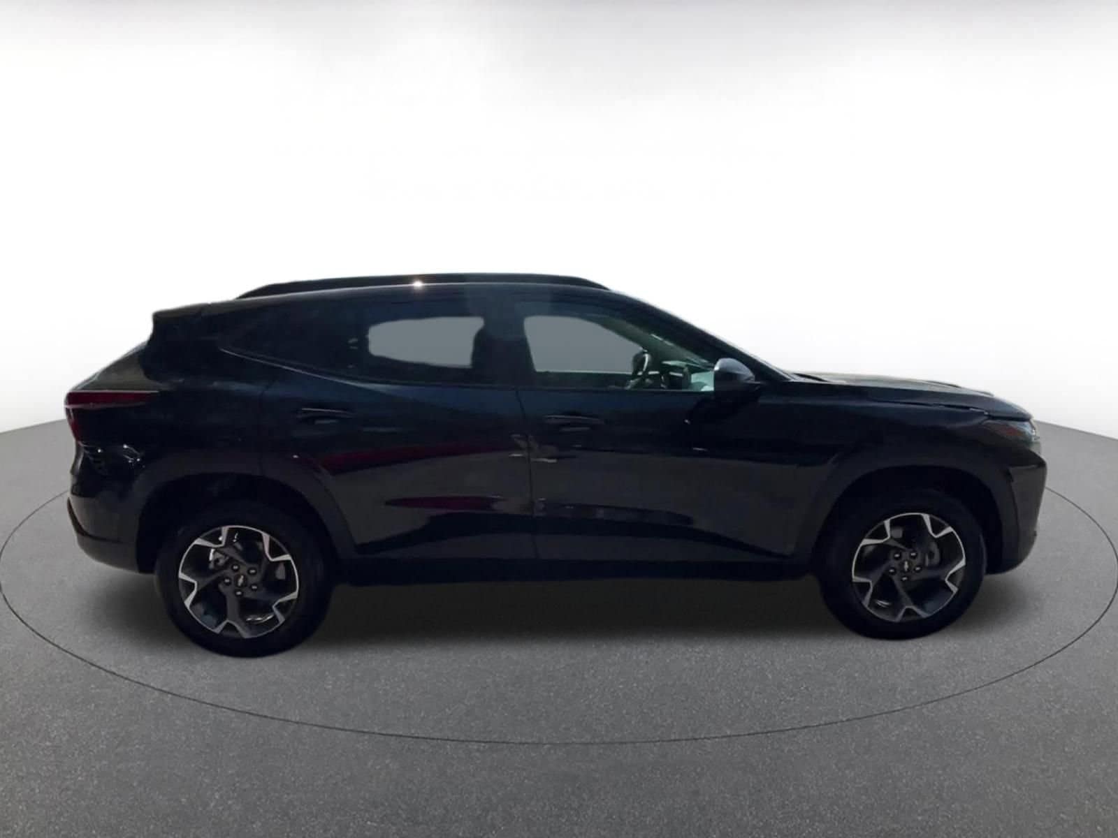 Thumbnail: 2025 Chevrolet Trax - 16