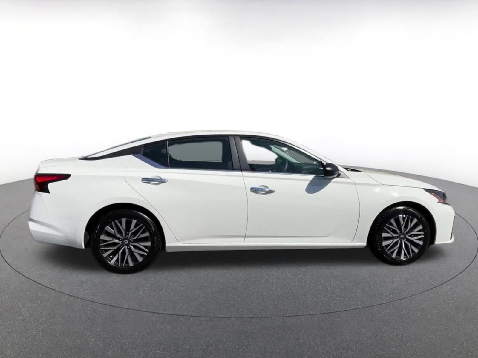 Thumbnail: 2025 Nissan Altima - 16