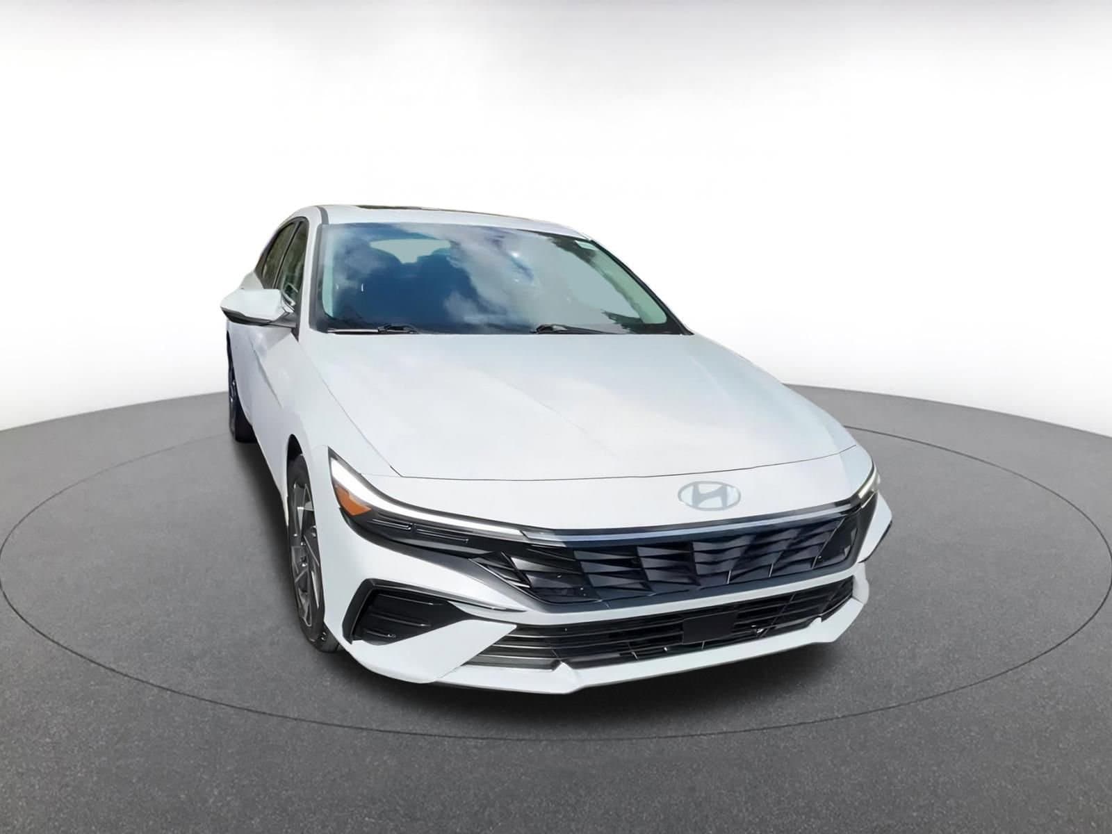 Thumbnail: 2025 Hyundai Elantra - 2