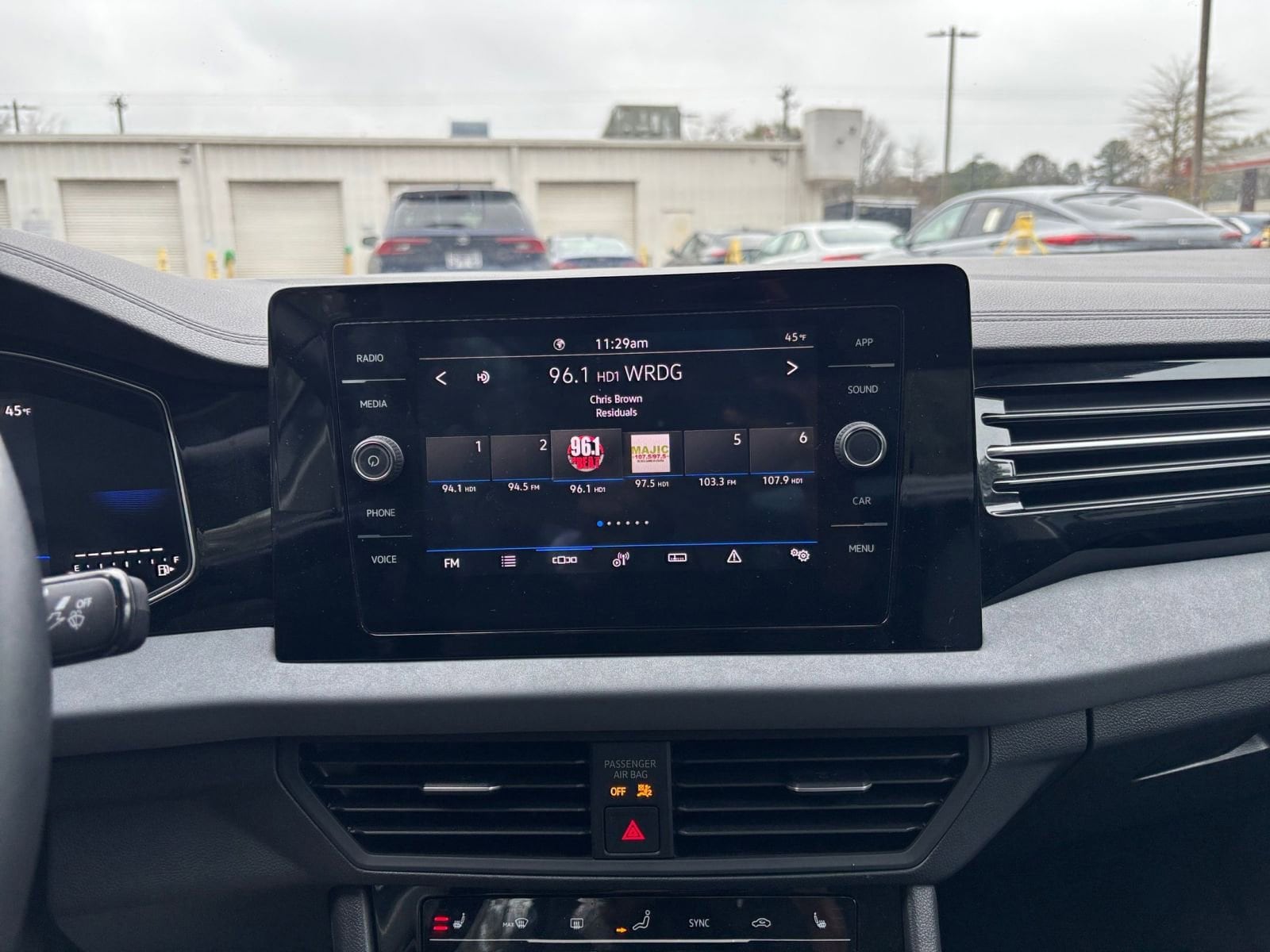 Thumbnail: 2025 Volkswagen Jetta - 21