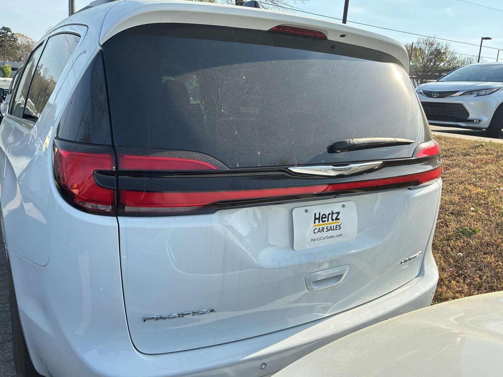 Thumbnail: 2023 Chrysler Pacifica - 8