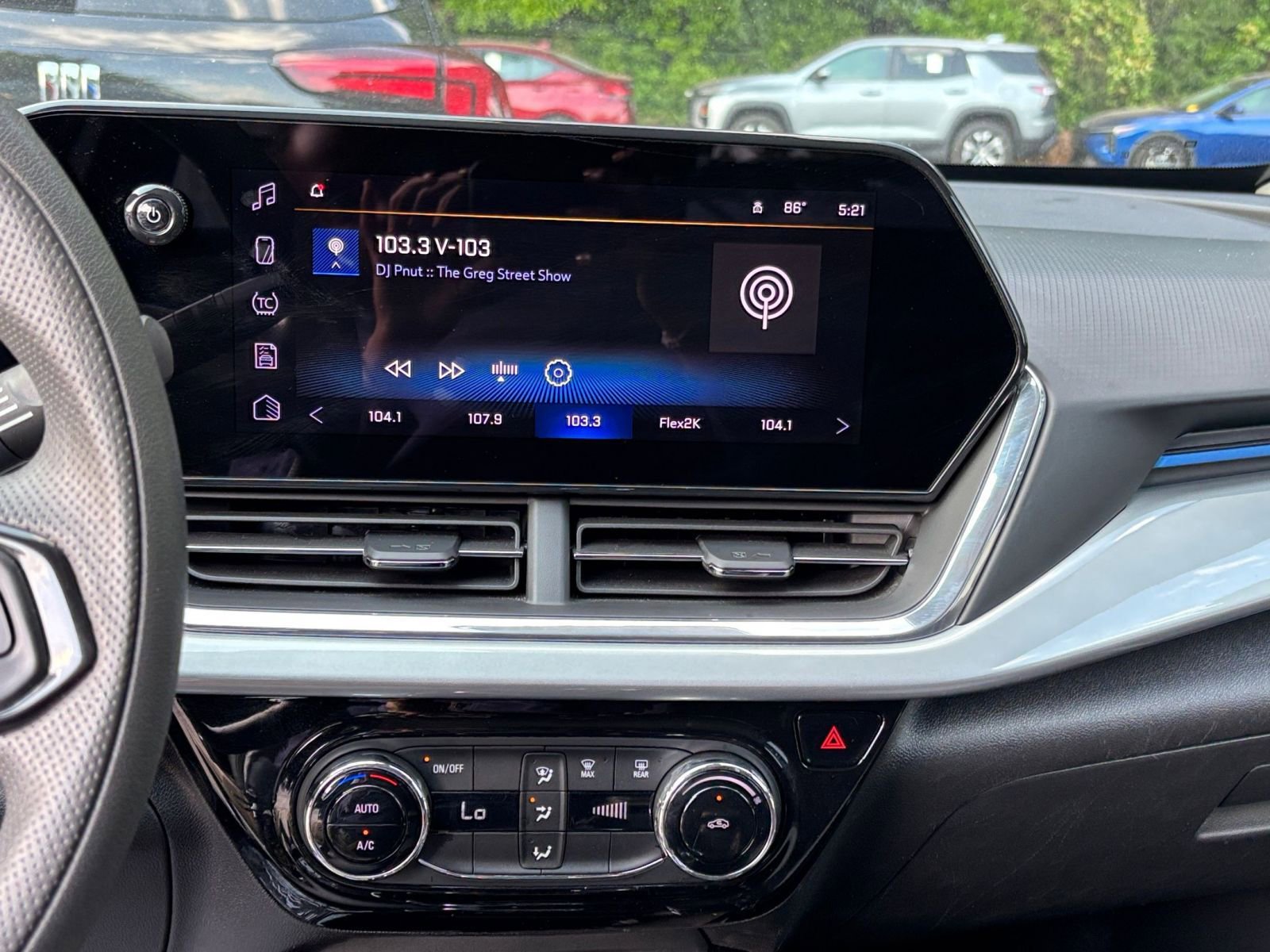 Thumbnail: 2025 Chevrolet Trax - 20