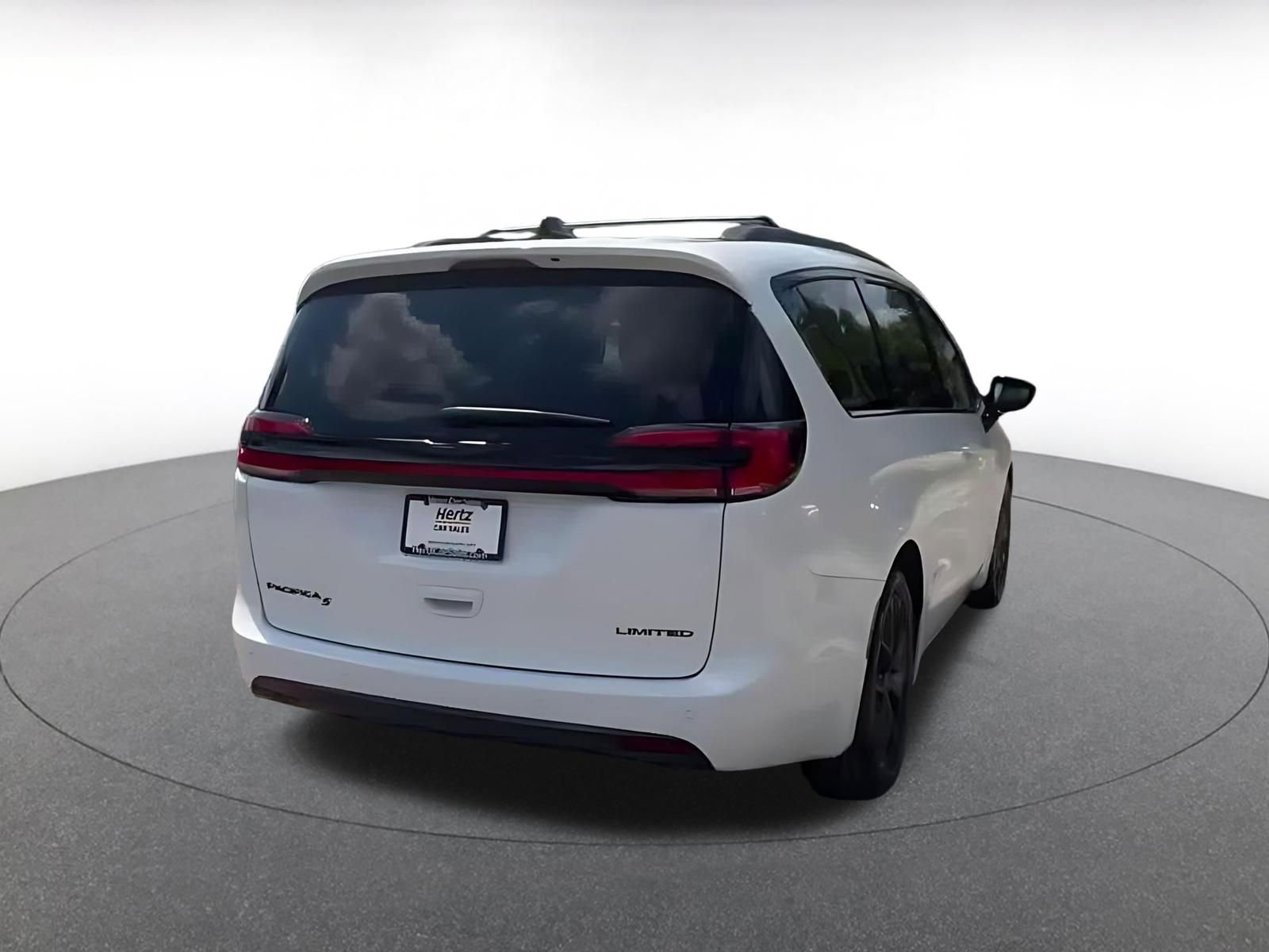 Thumbnail: 2025 Chrysler Pacifica - 14