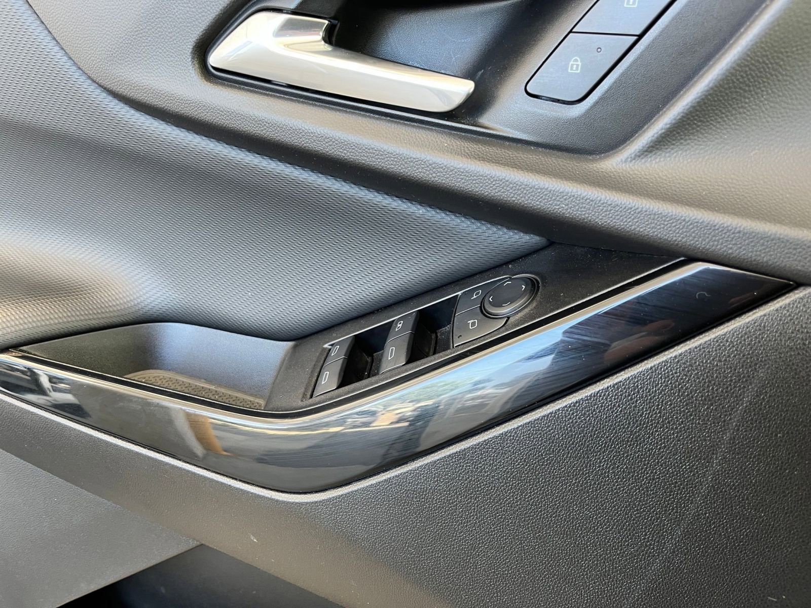 Thumbnail: 2025 Chevrolet Equinox - 18