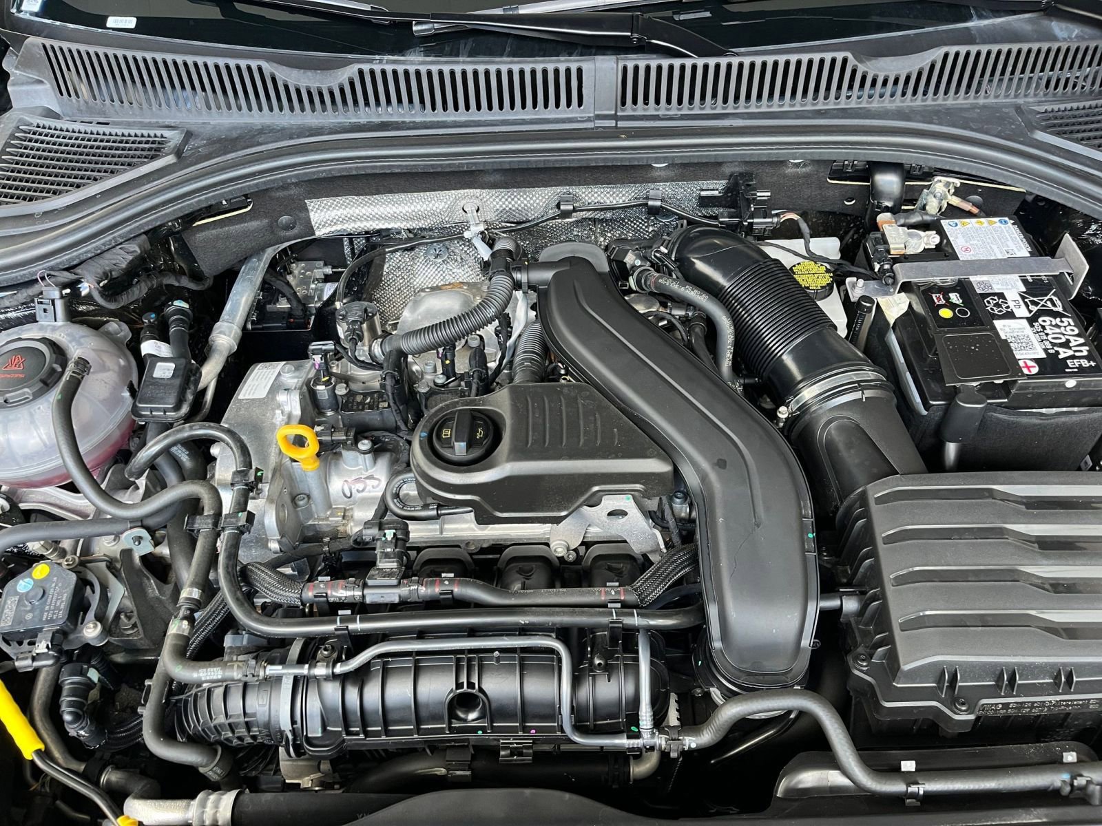 Thumbnail: 2025 Volkswagen Jetta - 32