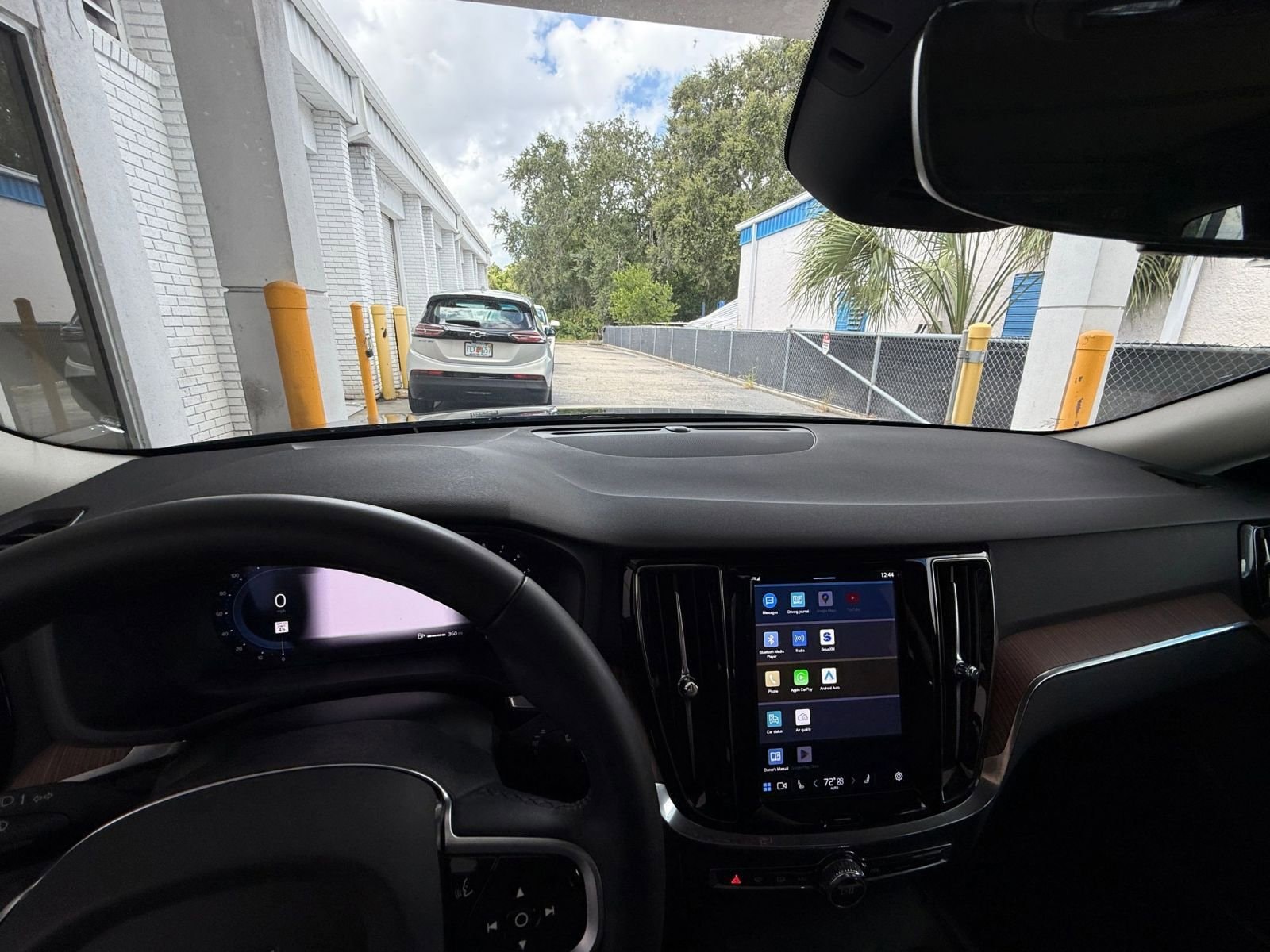 Thumbnail: 2025 Volvo S60 - 33