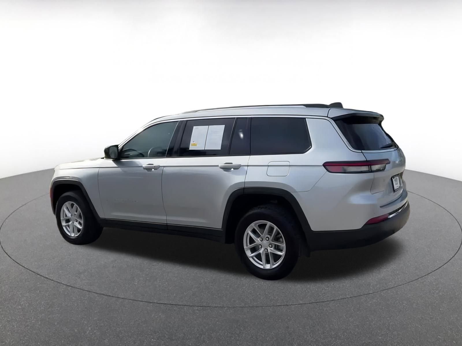 Thumbnail: 2023 Jeep Grand Cherokee - 10