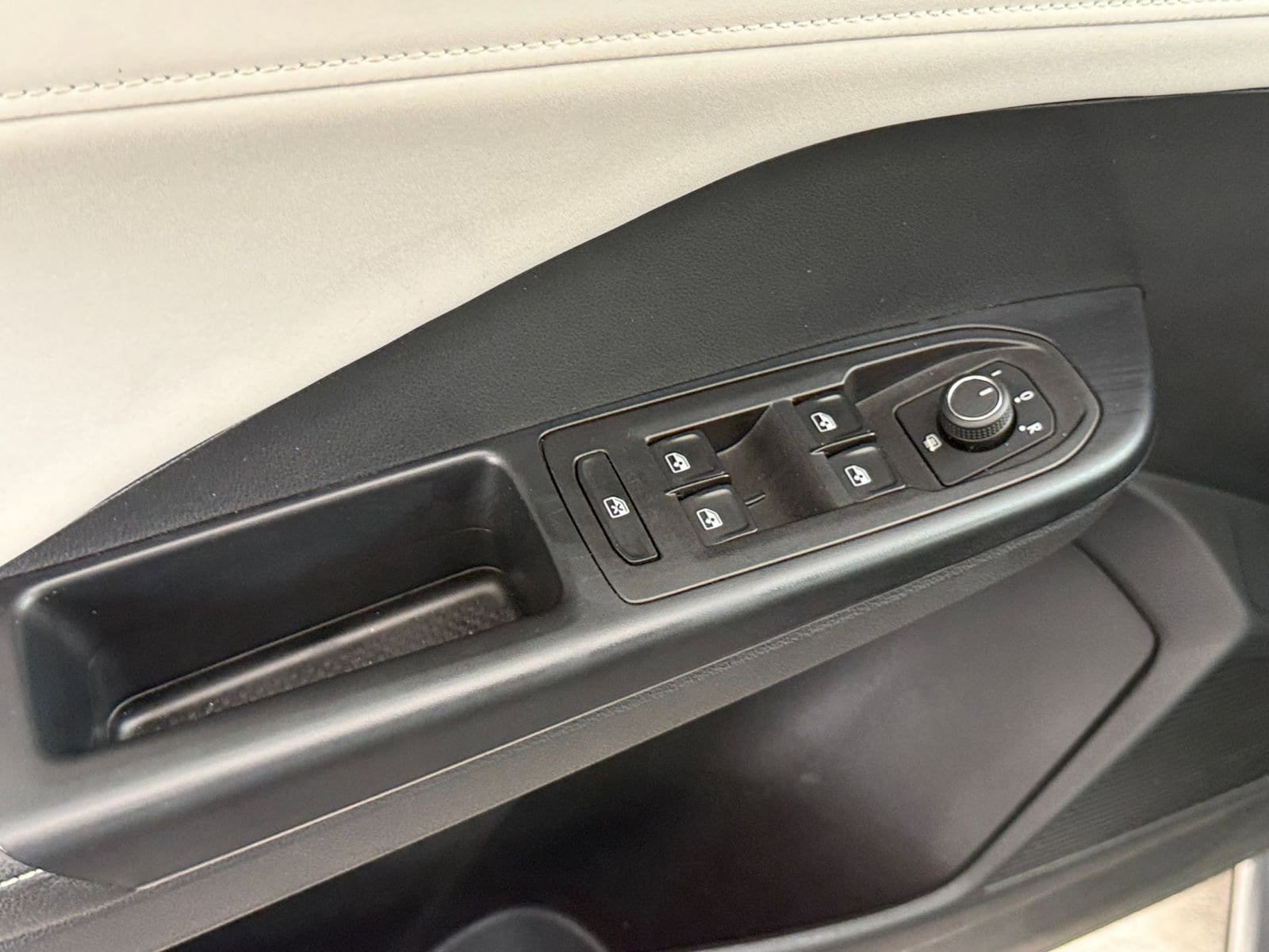 Thumbnail: 2025 Volkswagen Taos - 20