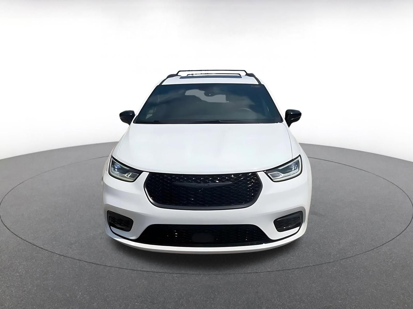 Thumbnail: 2025 Chrysler Pacifica - 4