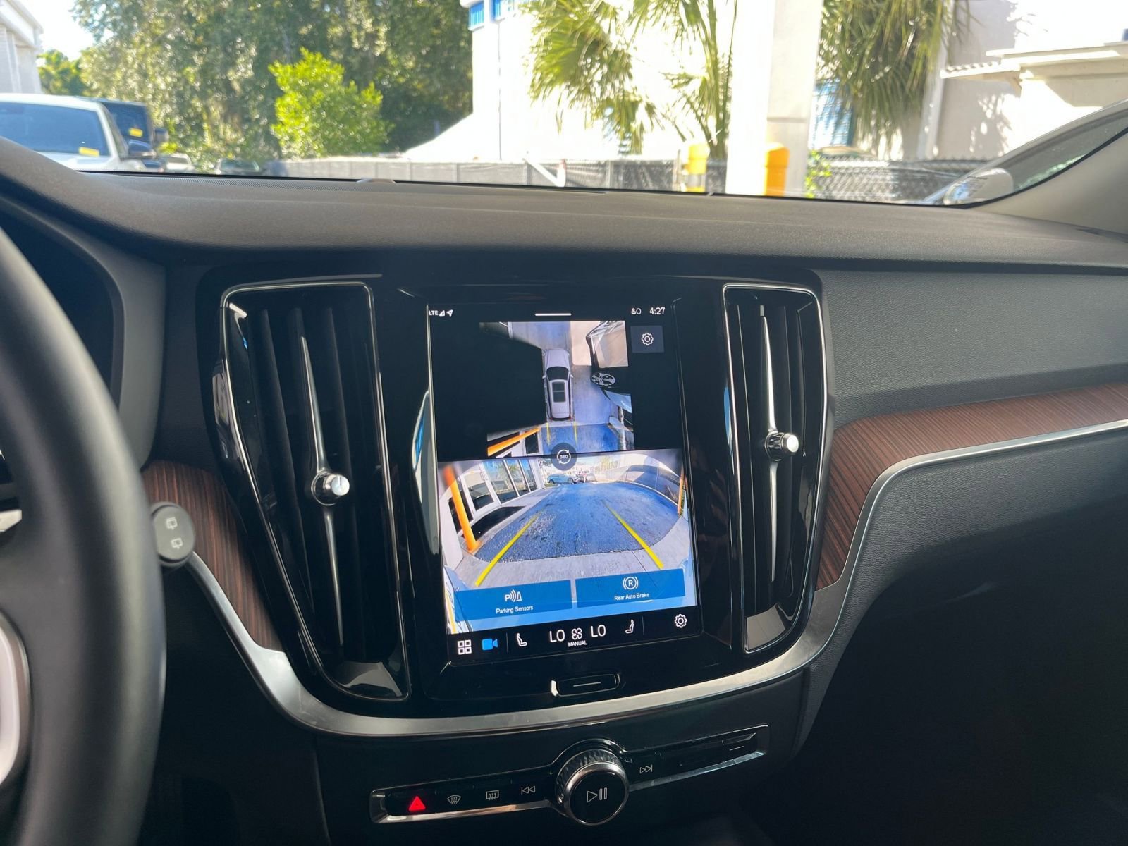 Thumbnail: 2025 Volvo S60 - 17