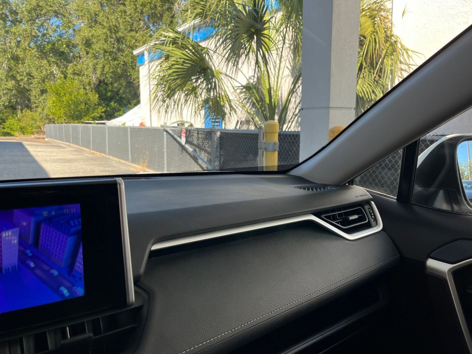 Thumbnail: 2025 Toyota RAV4 - 35