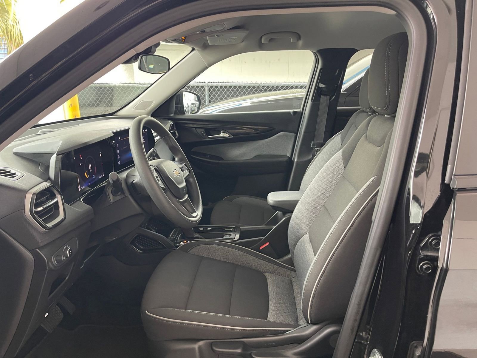 Thumbnail: 2025 Chevrolet TrailBlazer - 27