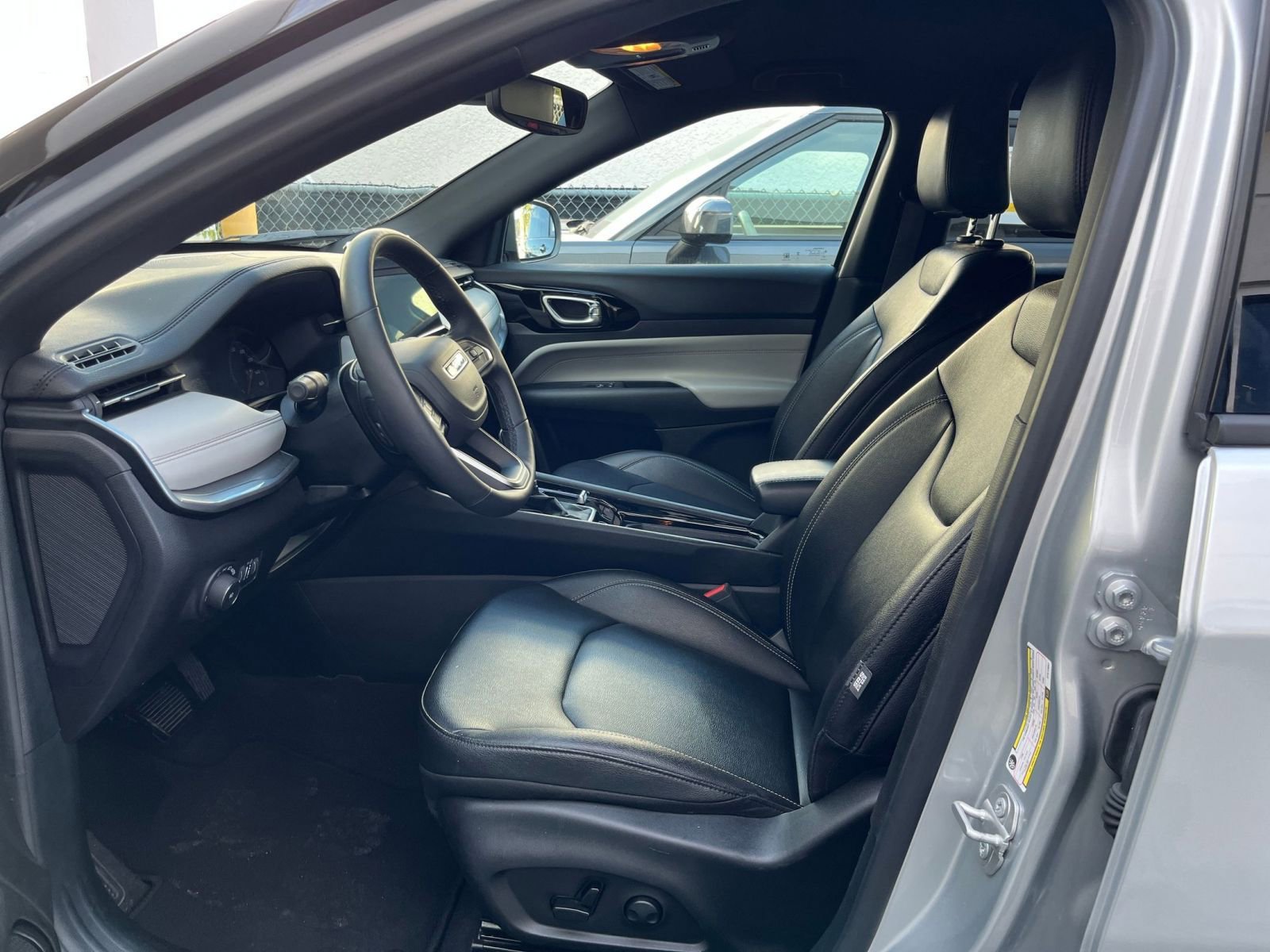 Thumbnail: 2025 Jeep Compass - 27