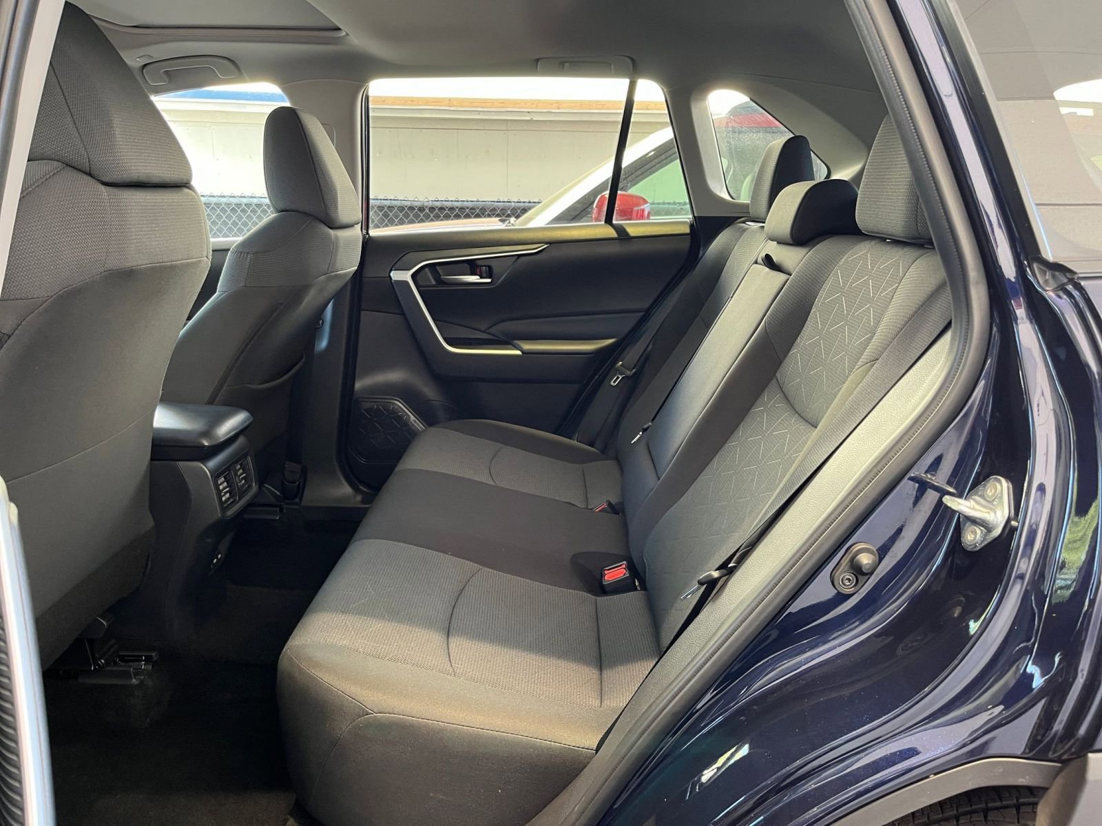 Thumbnail: 2025 Toyota RAV4 - 25