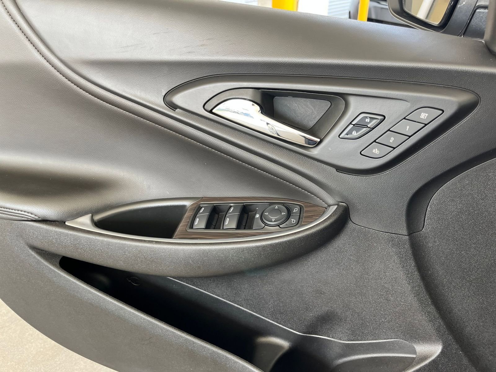 Thumbnail: 2024 Chevrolet Malibu - 20