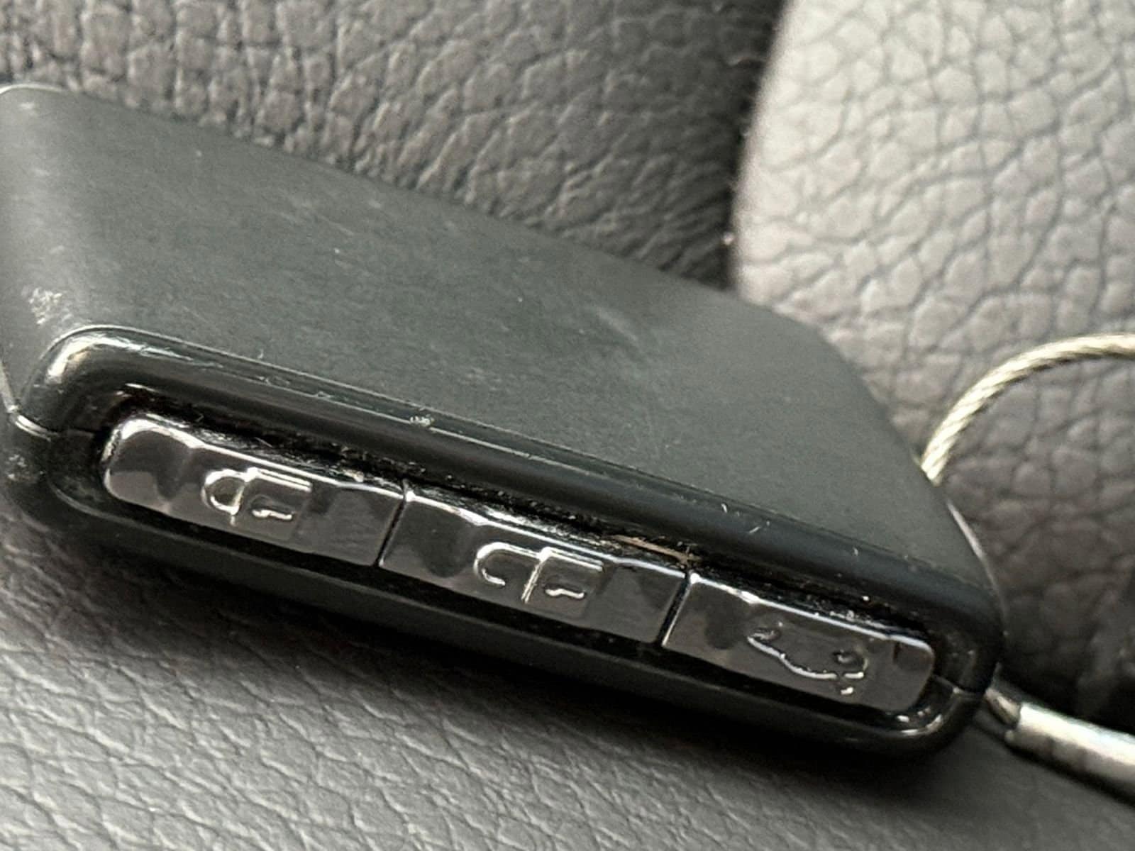 Thumbnail: 2025 Volvo S60 - 22