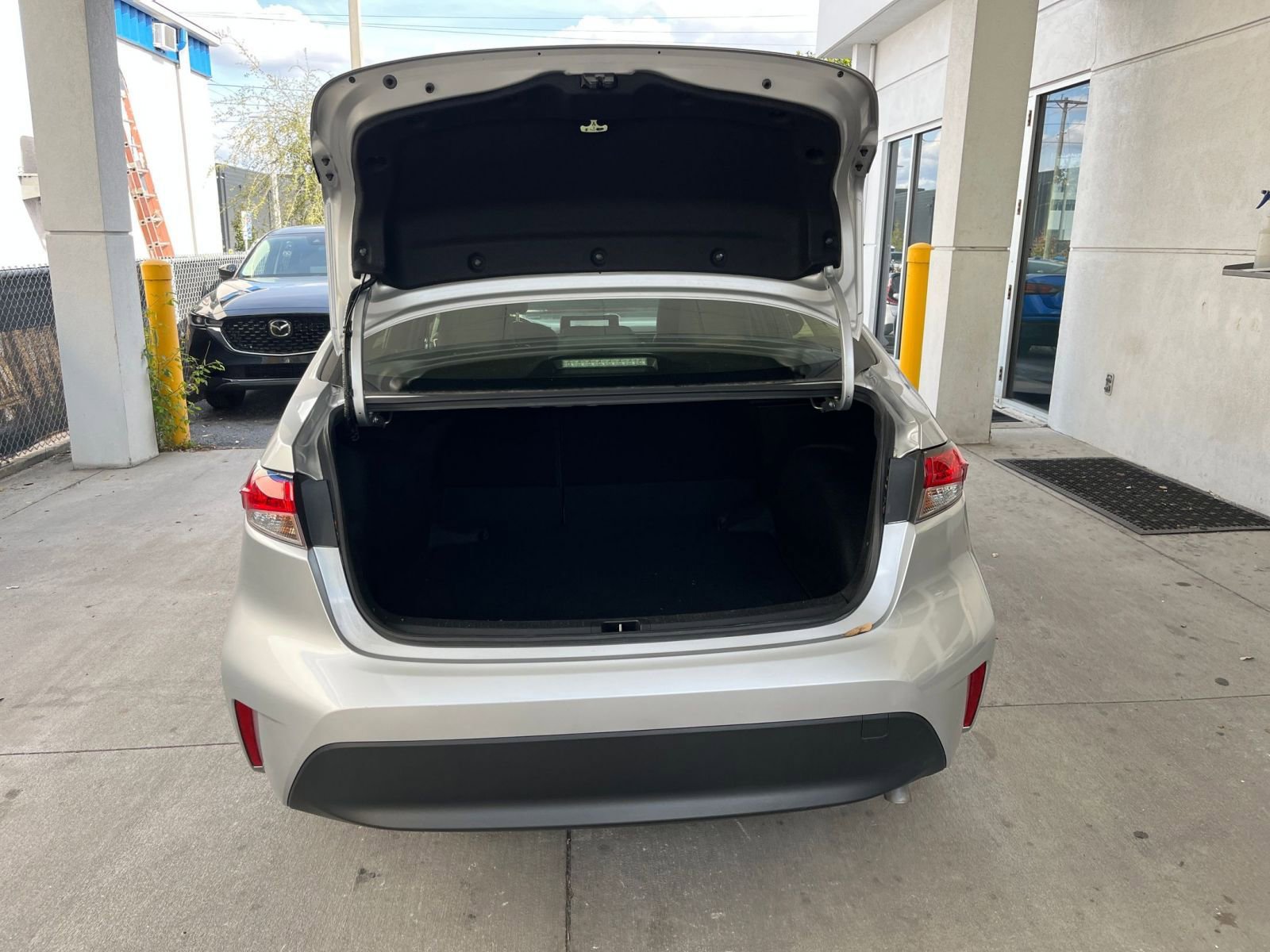 Thumbnail: 2025 Toyota Corolla - 31