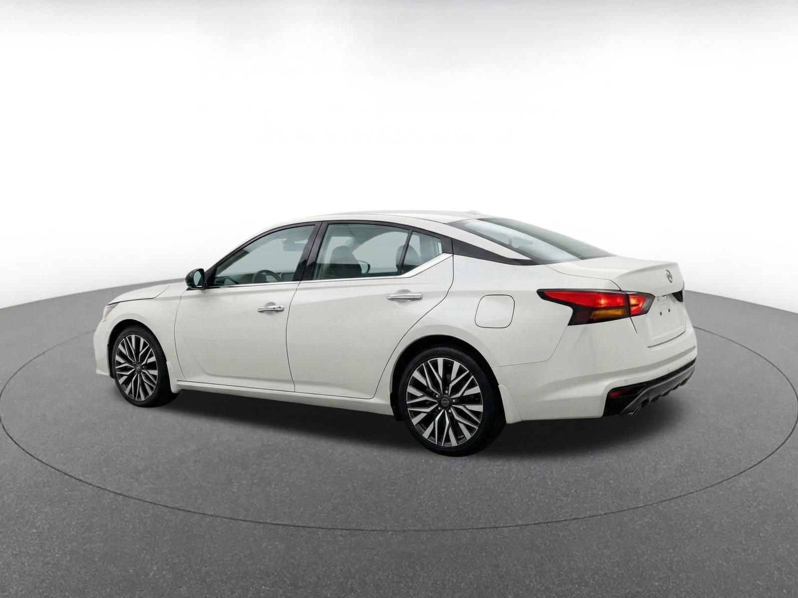 Thumbnail: 2025 Nissan Altima - 7
