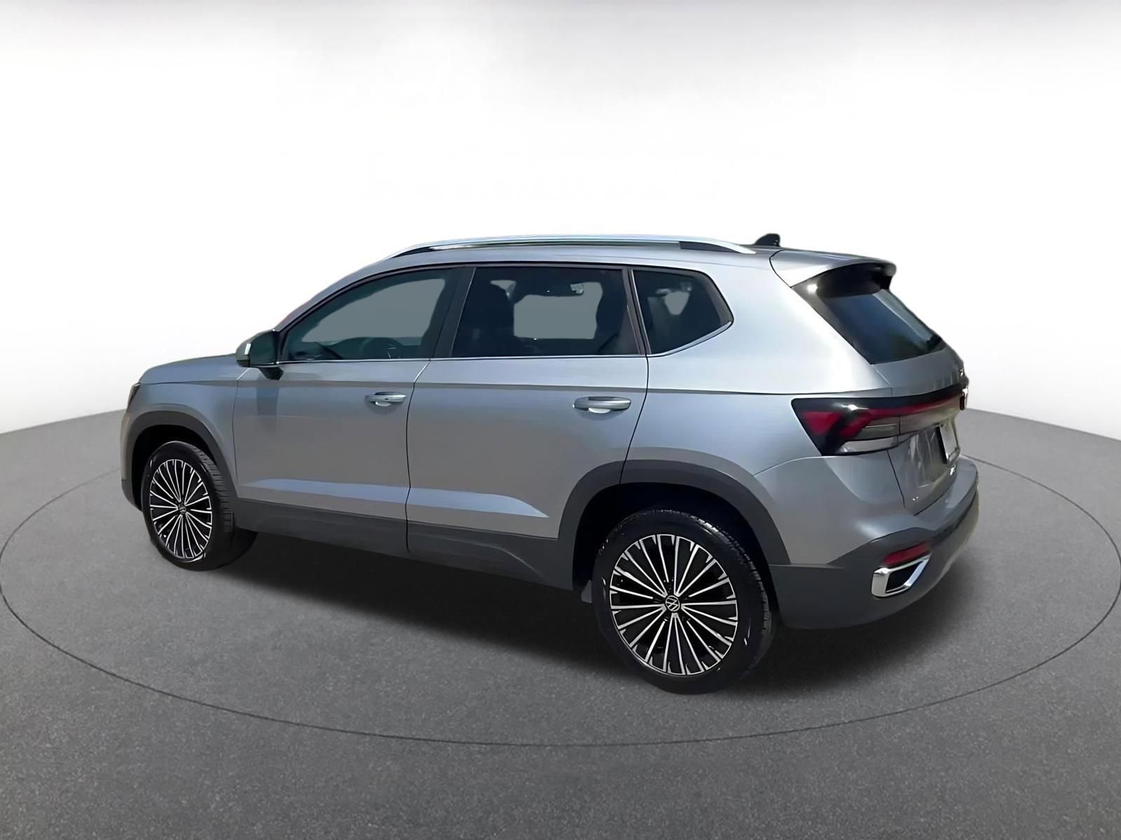 Thumbnail: 2025 Volkswagen Taos - 10