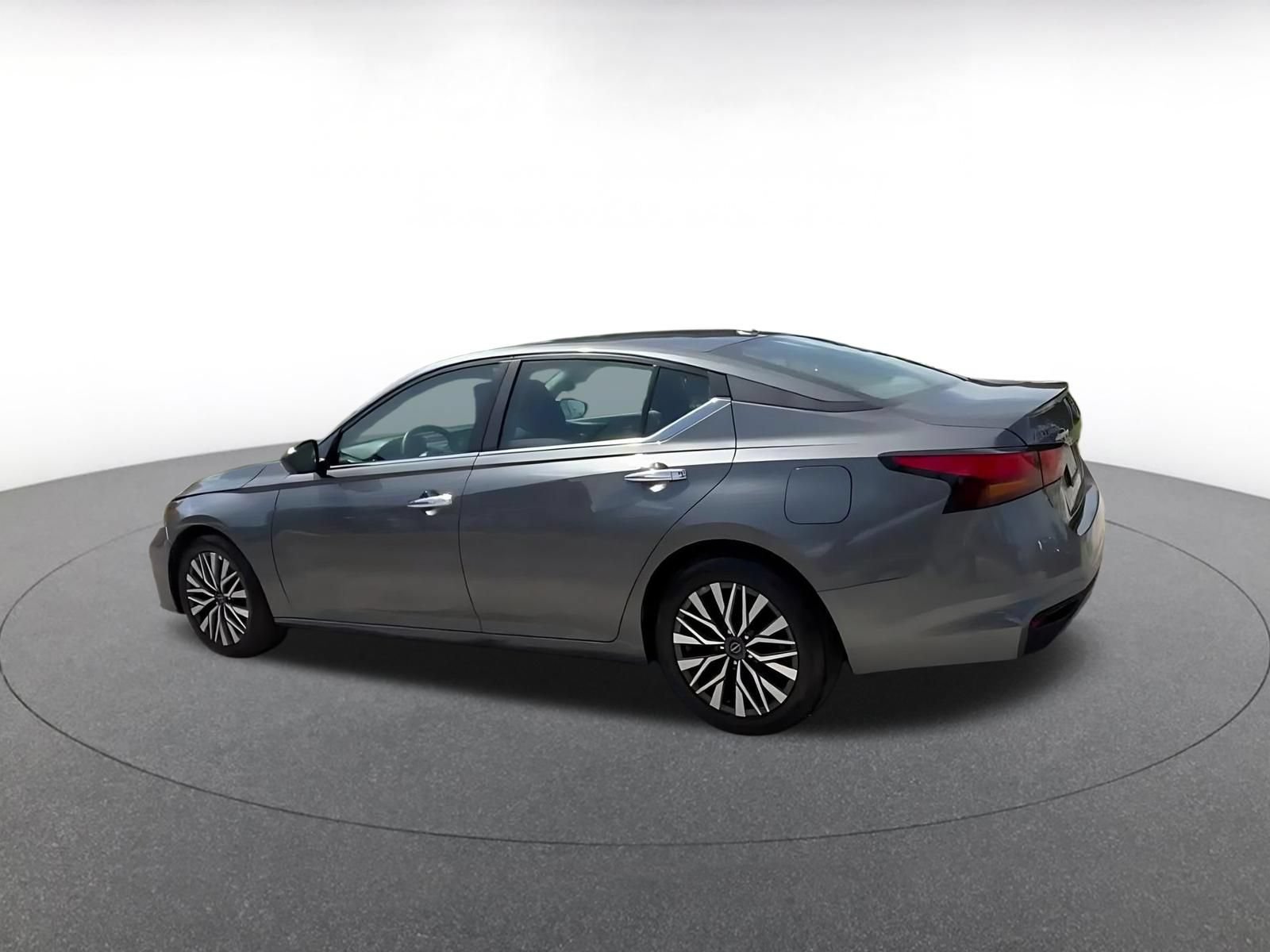 Thumbnail: 2025 Nissan Altima - 10