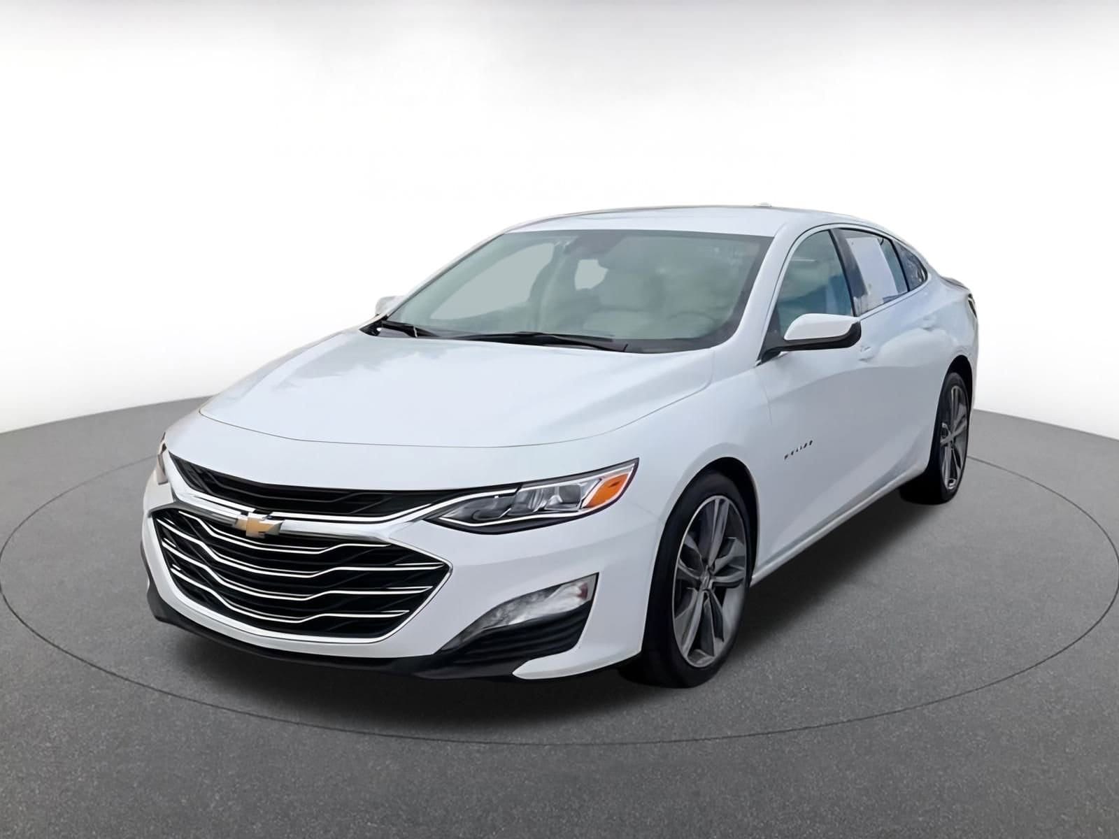 Thumbnail: 2024 Chevrolet Malibu - 4