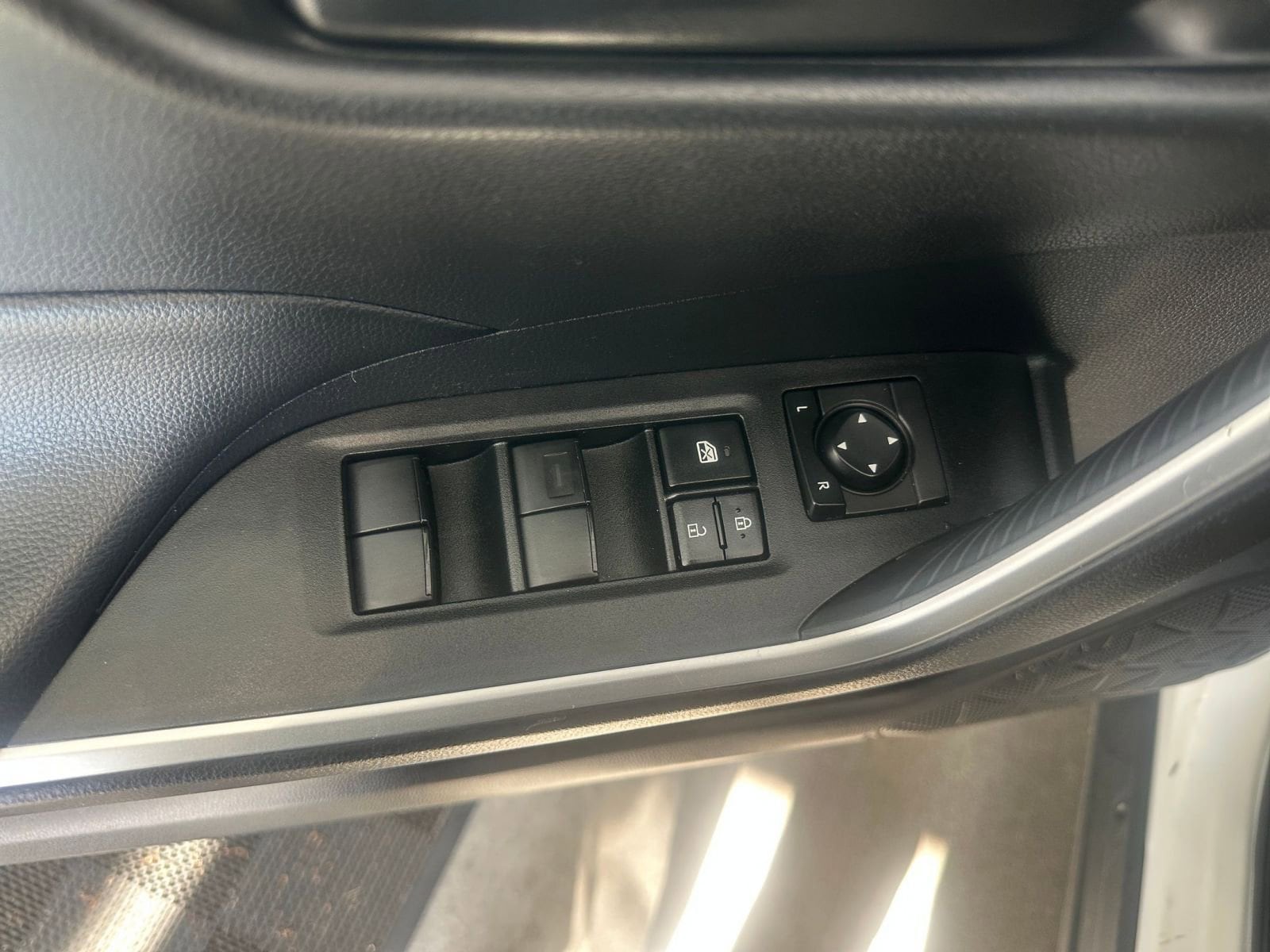 Thumbnail: 2024 Toyota RAV4 - 20