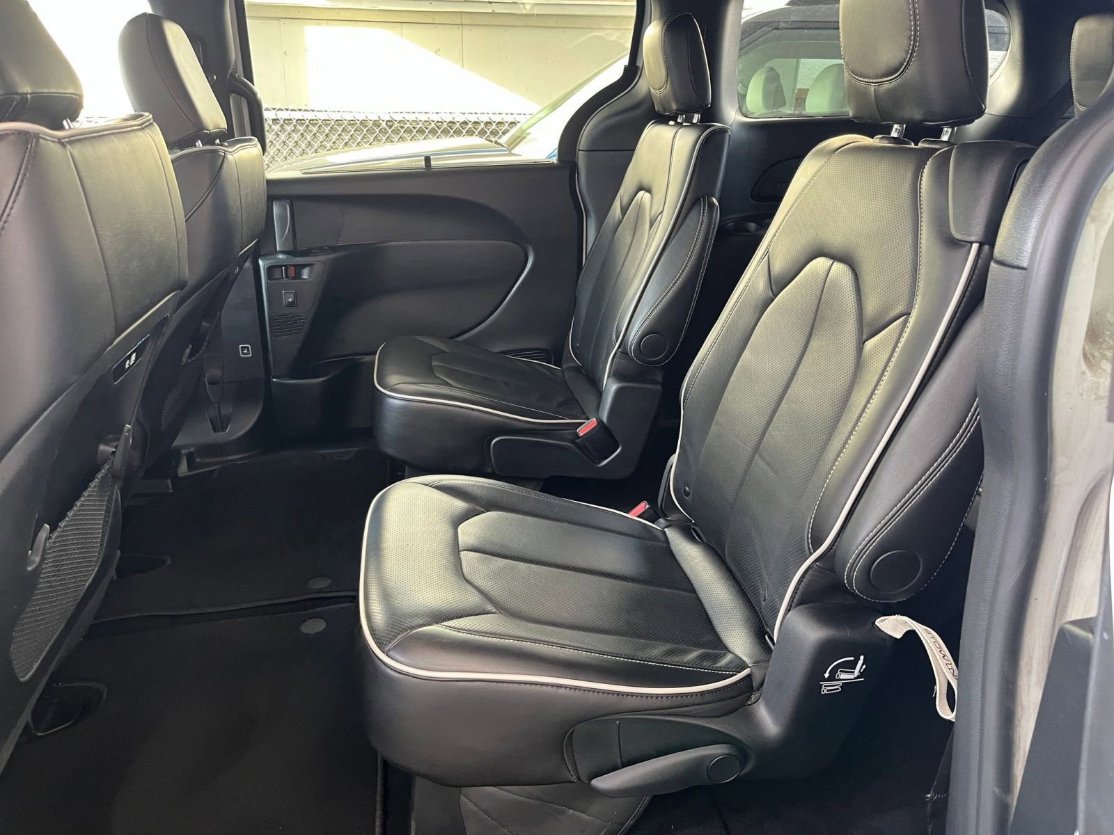 Thumbnail: 2025 Chrysler Pacifica - 30