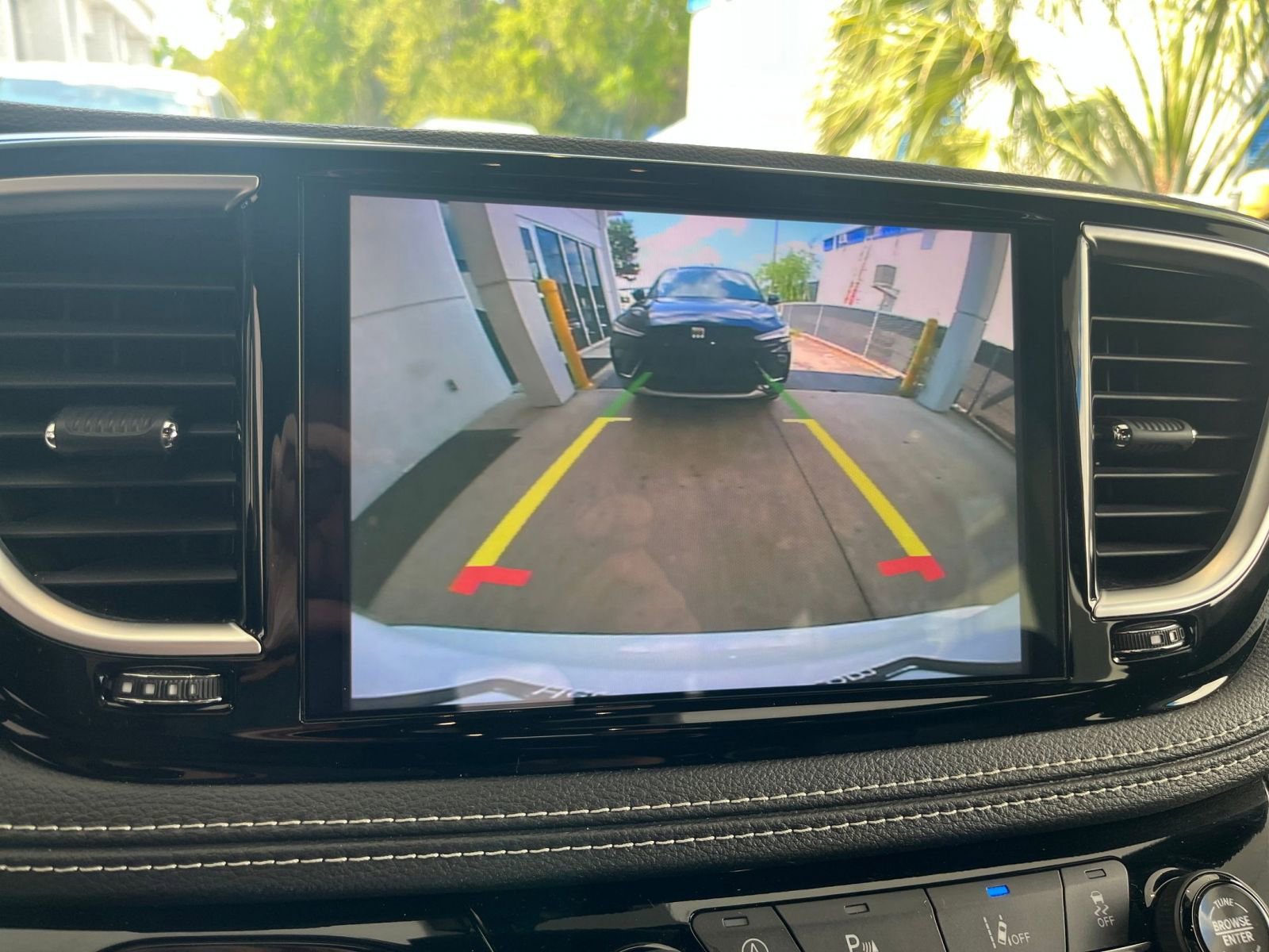 Thumbnail: 2025 Chrysler Pacifica - 27