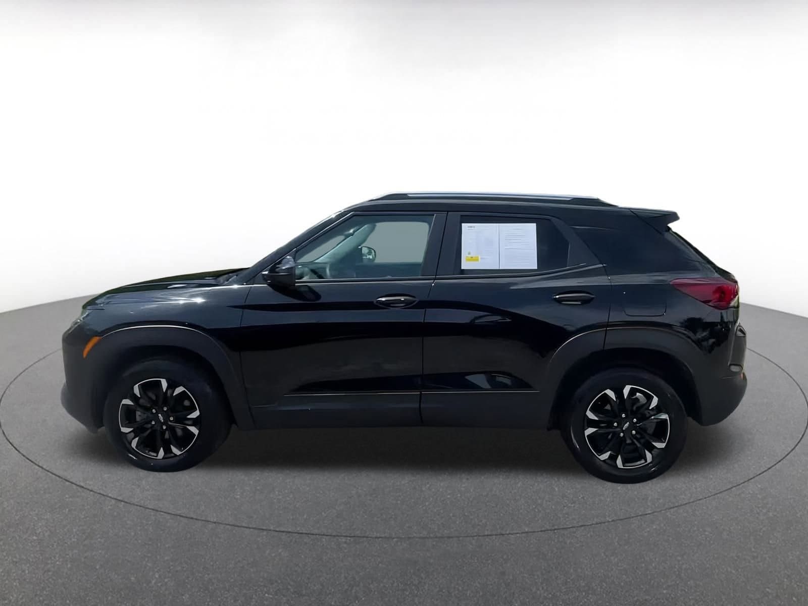 Thumbnail: 2023 Chevrolet TrailBlazer - 8