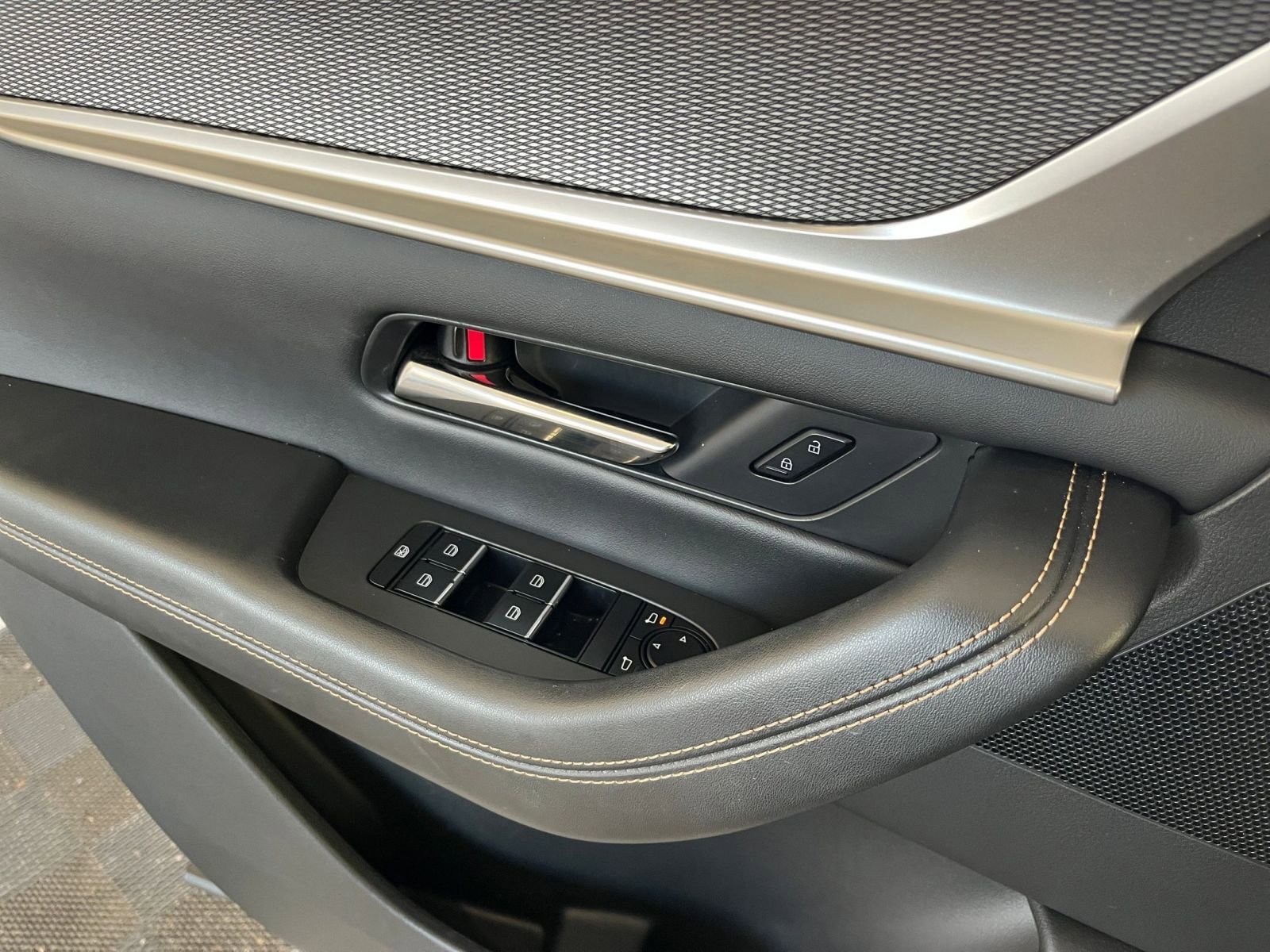 Thumbnail: 2025 Mazda CX-70 - 20