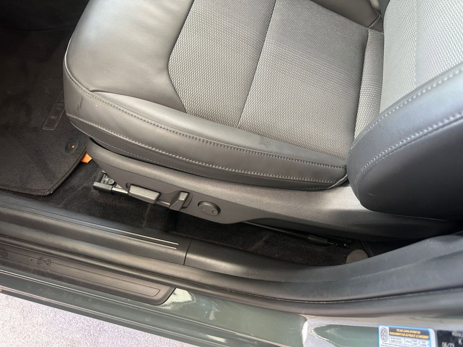 Thumbnail: 2023 Kia Niro - 29