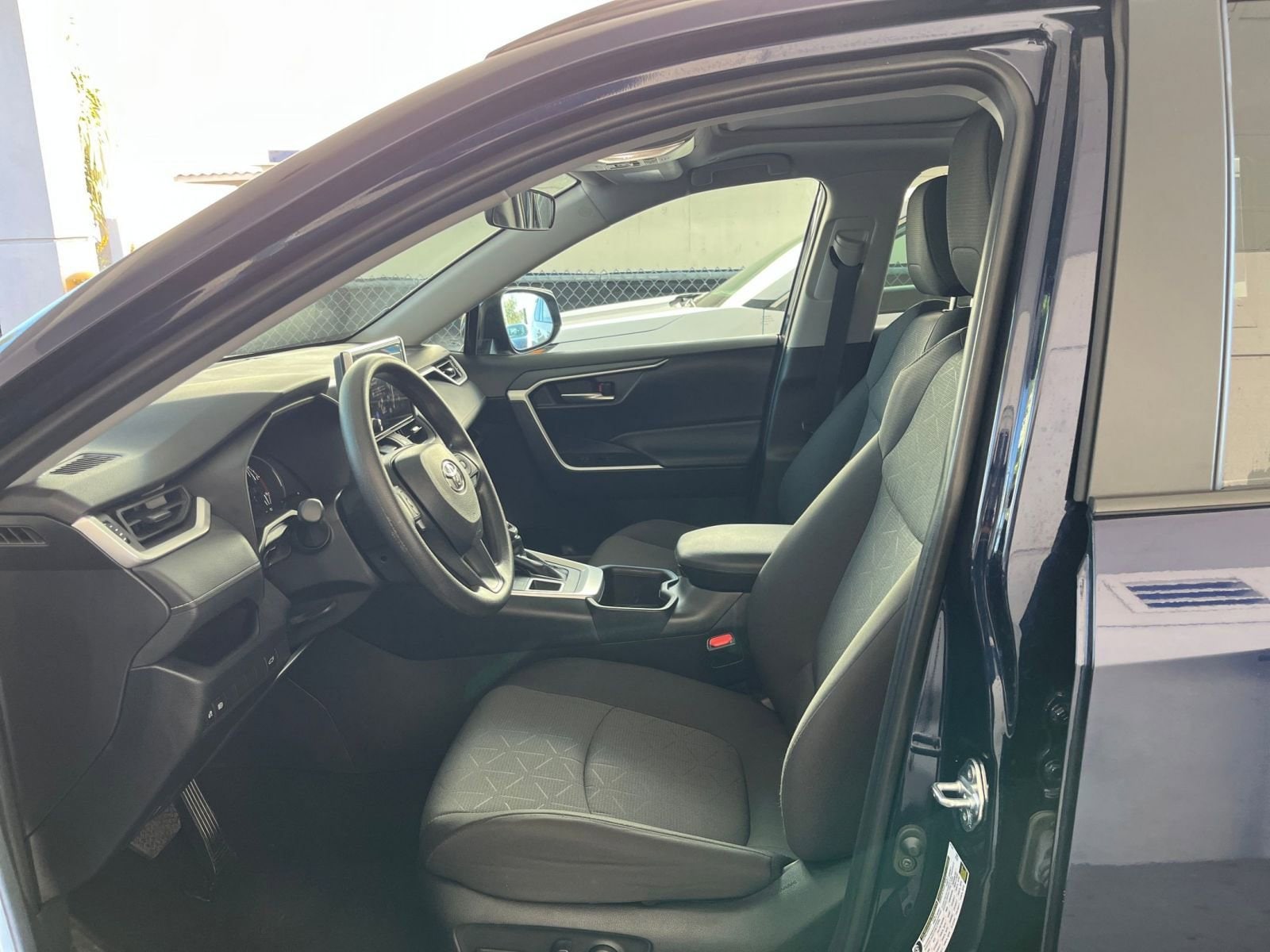 Thumbnail: 2025 Toyota RAV4 - 27