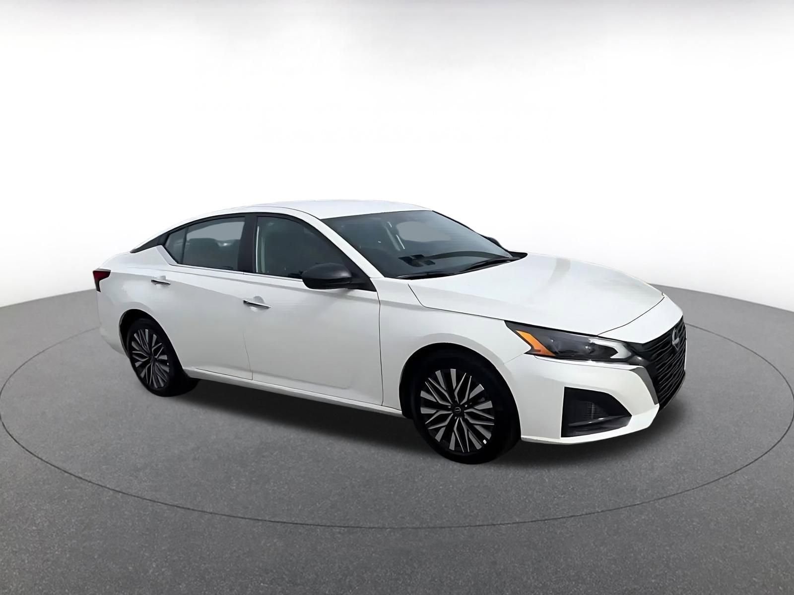 Thumbnail: 2025 Nissan Altima - 2