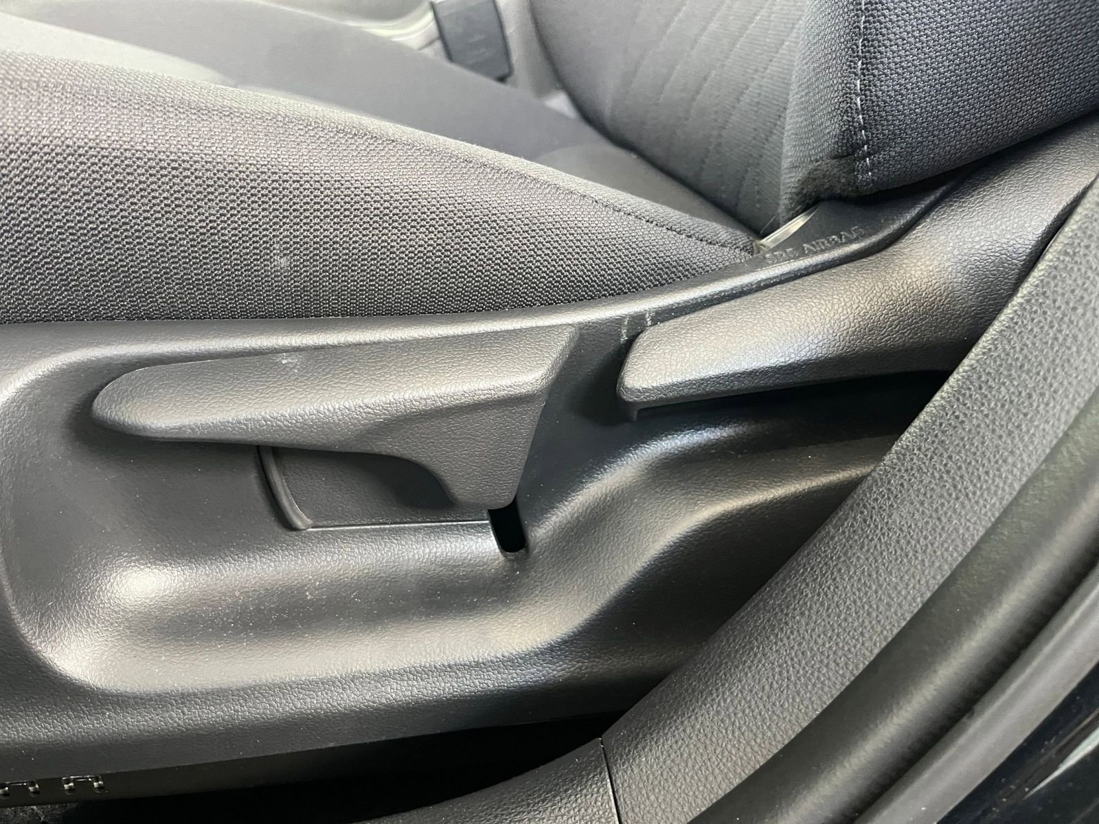 Thumbnail: 2025 Toyota Corolla - 23