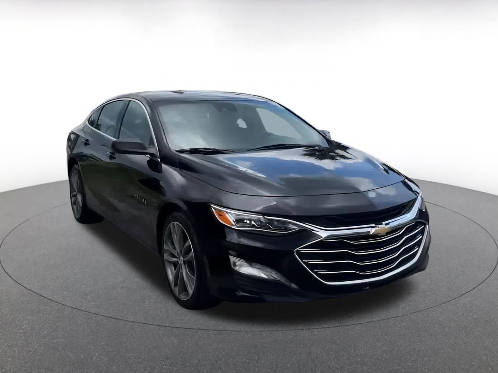 Thumbnail: 2024 Chevrolet Malibu - 3