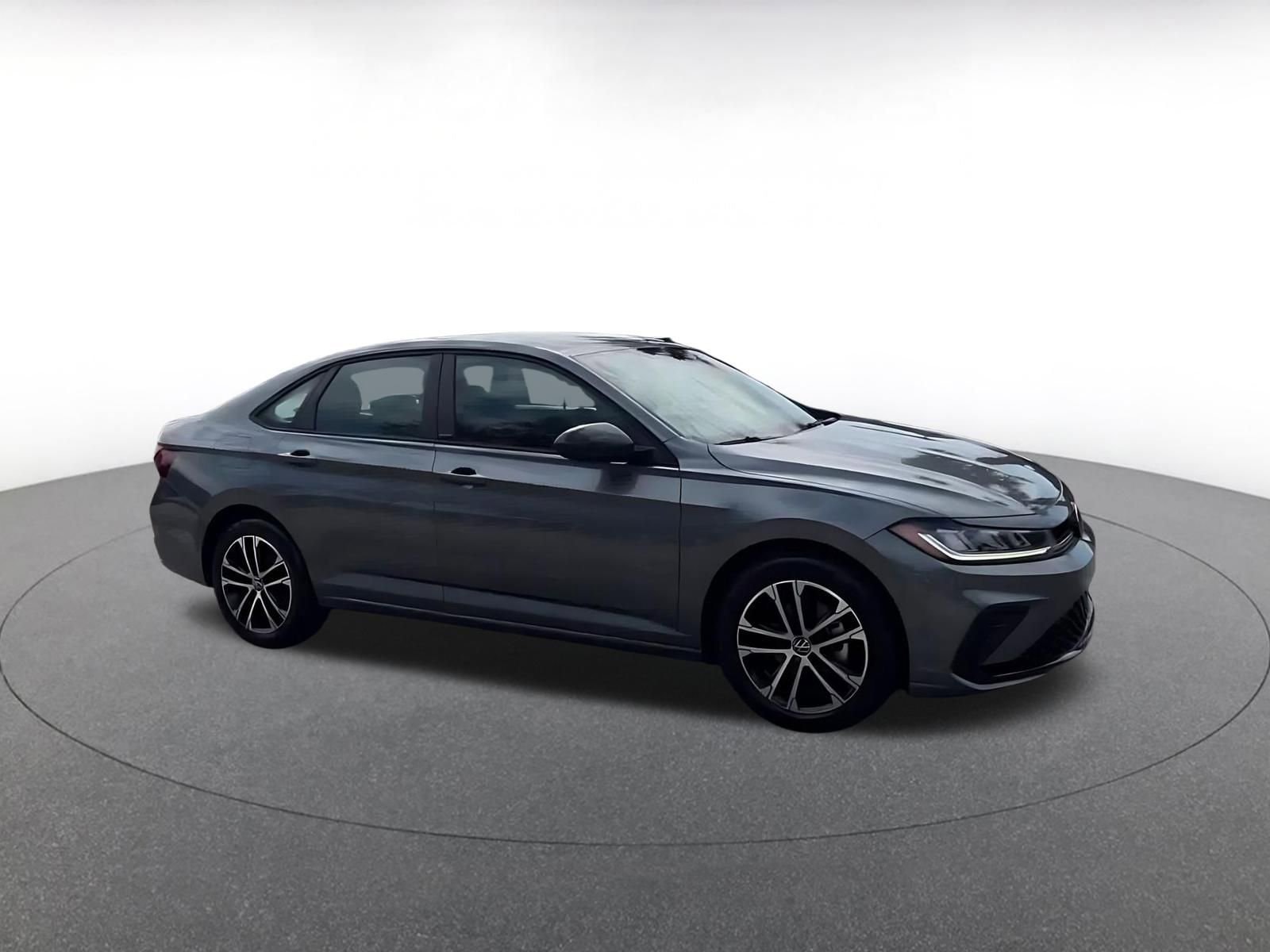 Thumbnail: 2025 Volkswagen Jetta - 2